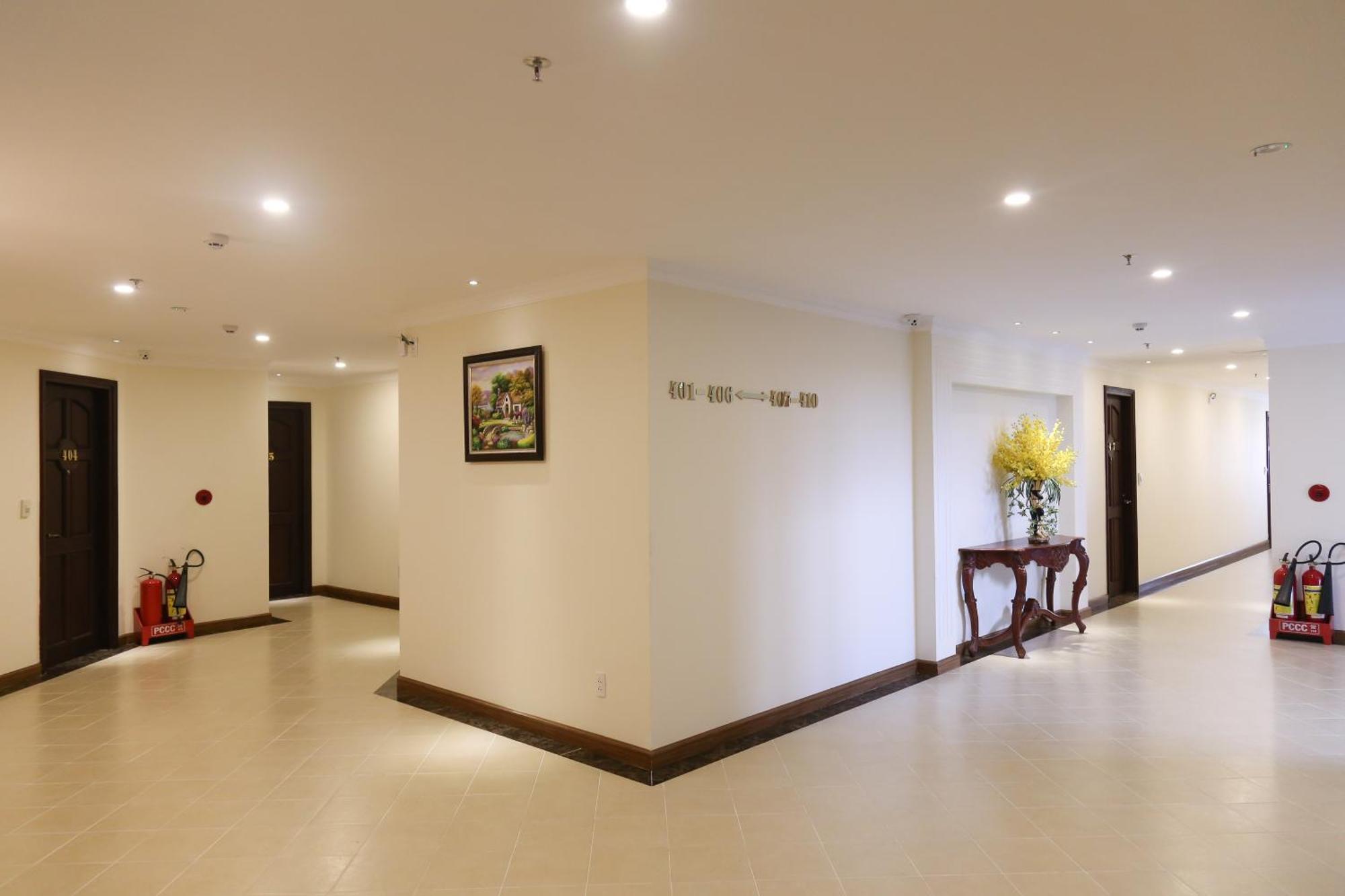 Iris Hotel