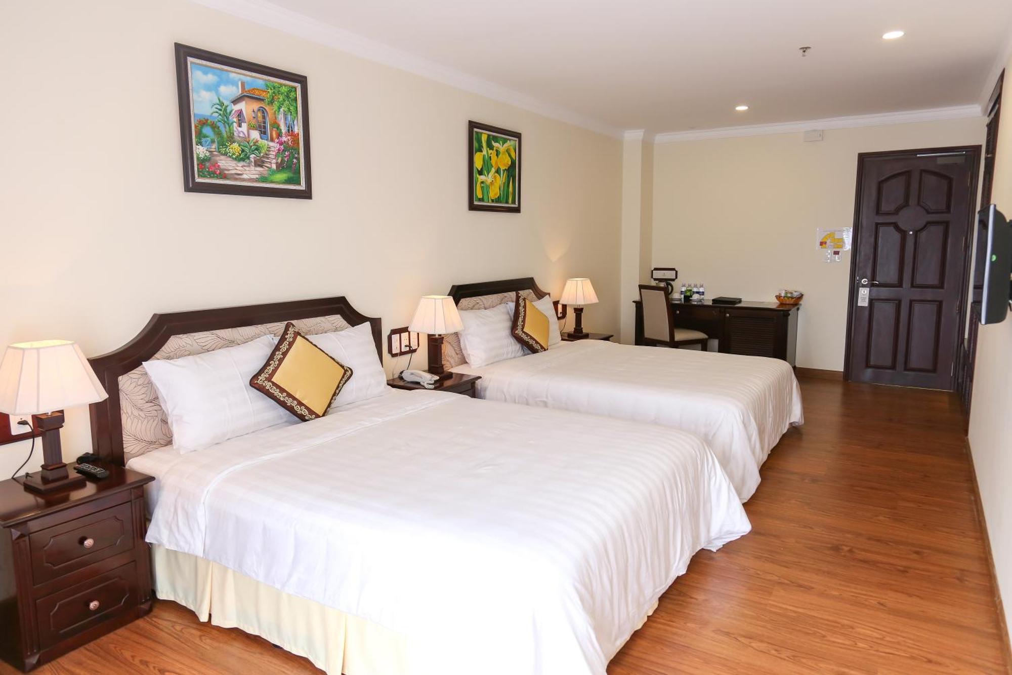 Iris Hotel