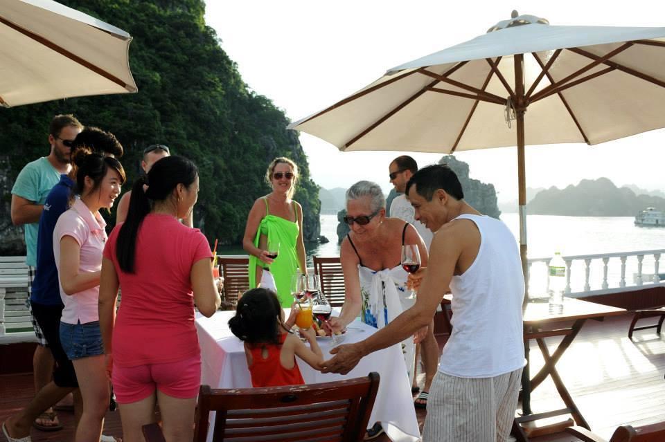 Paragon Cruise  Ha Long