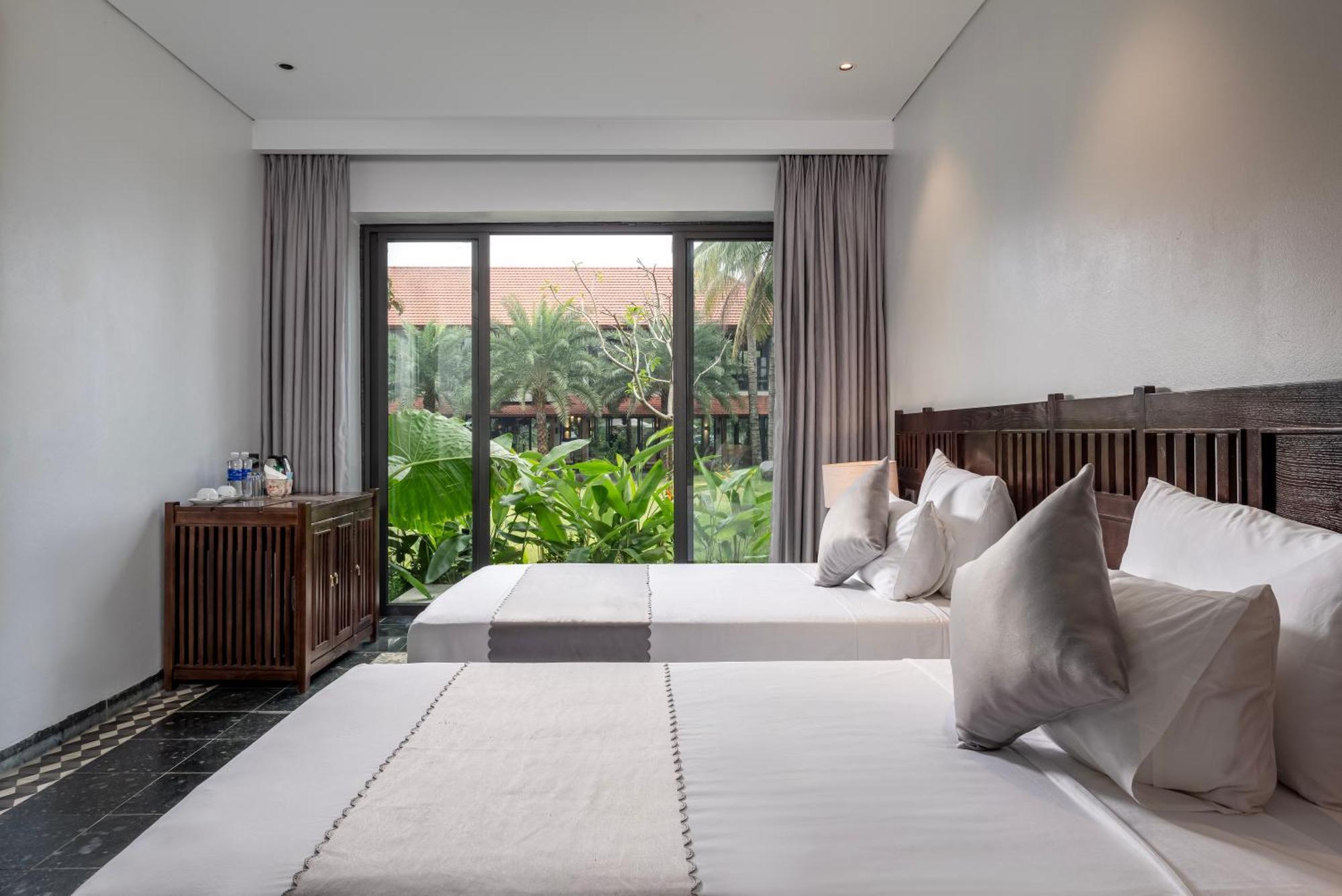 Coco Island & Hotel *