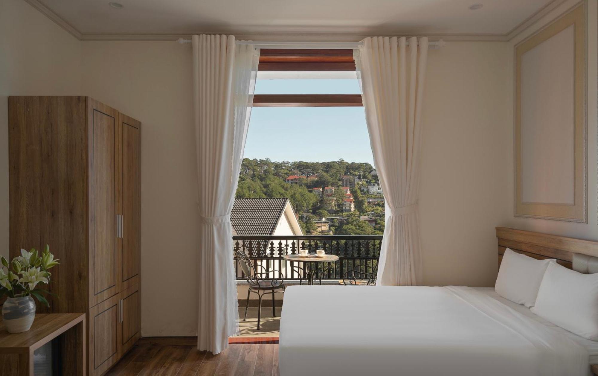 Hotel Moon Valley
