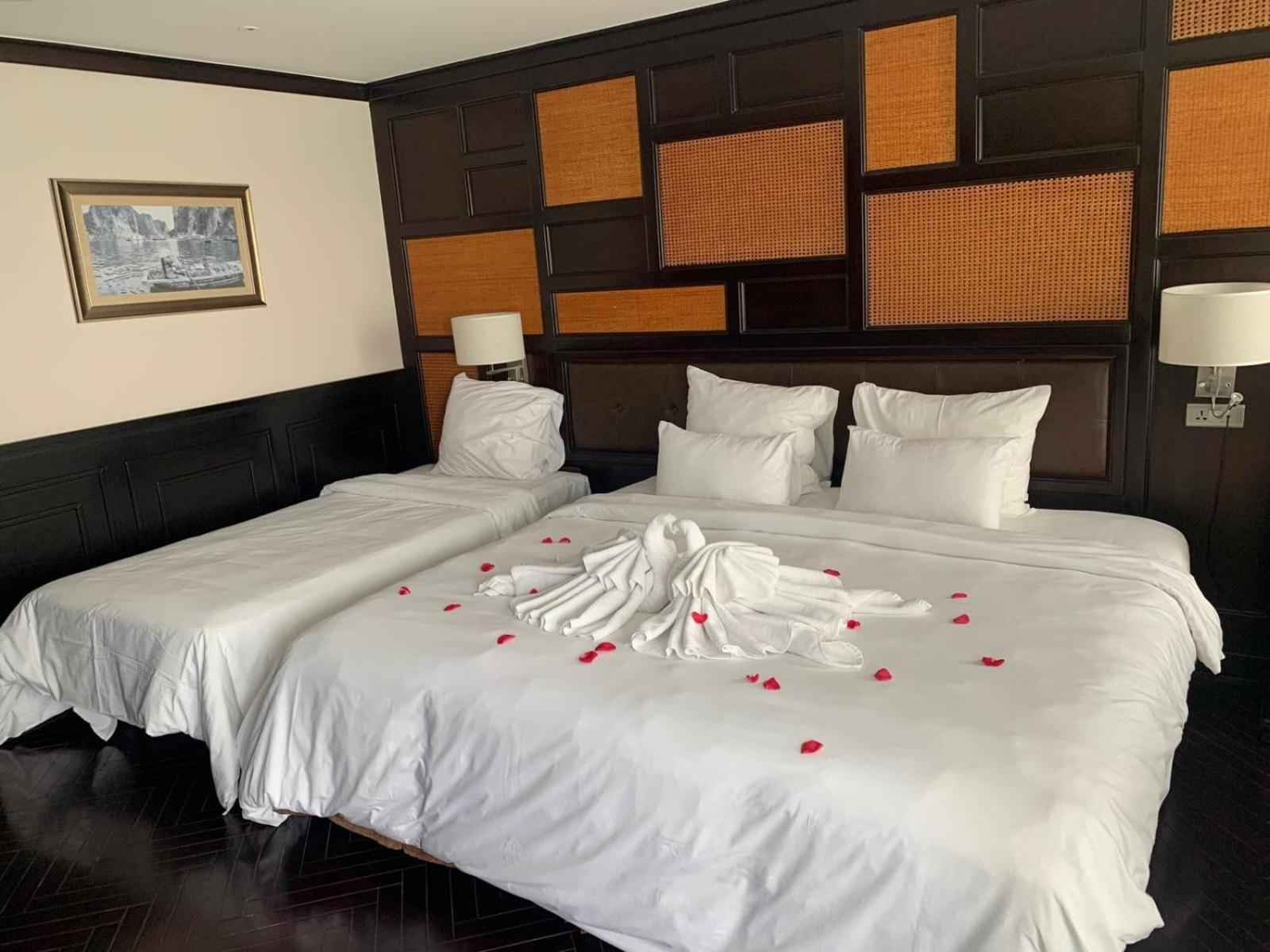 Ambassador Cruise Halong Bay Hạ Long