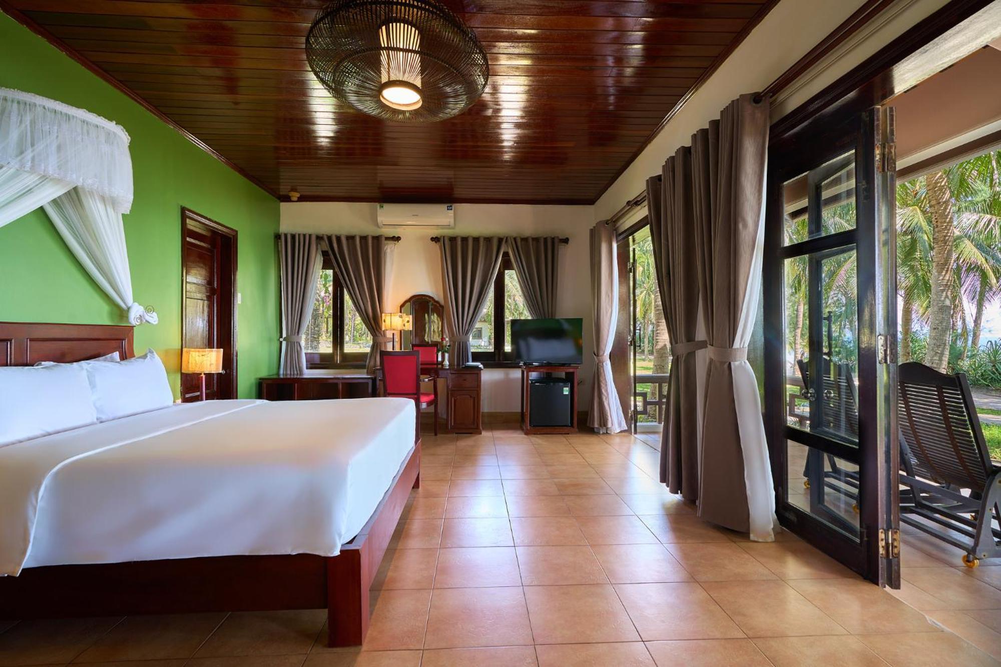 Lang Co Beach Resort Resort 4*