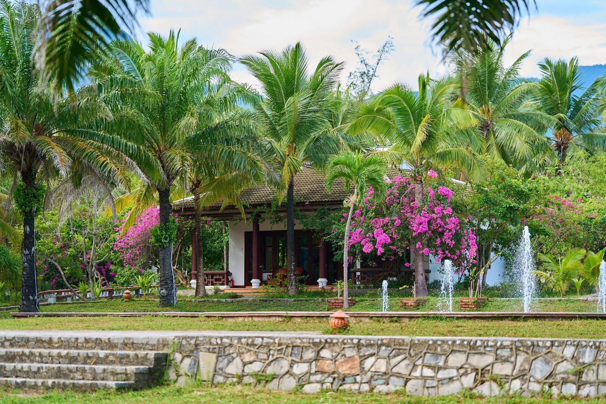 Lang Co Beach Resort Resort 4*