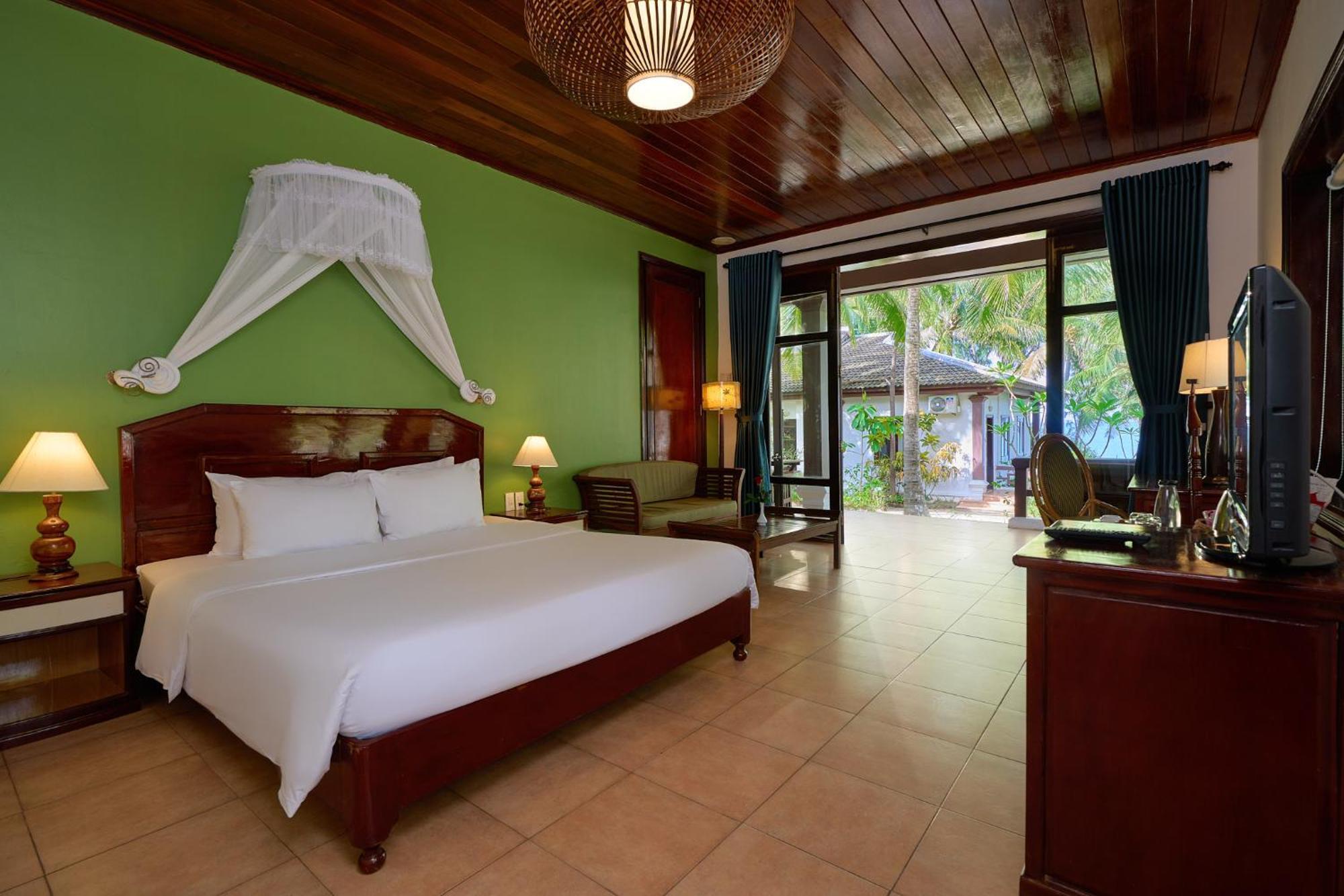 Lang Co Beach Resort Resort 4*