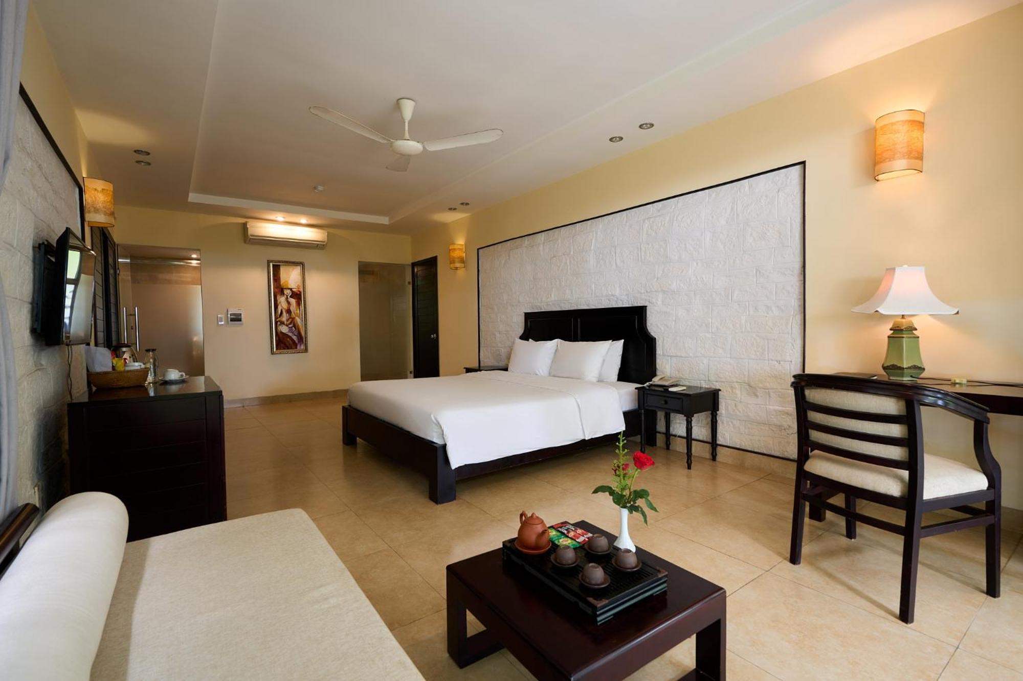 Lang Co Beach Resort Resort