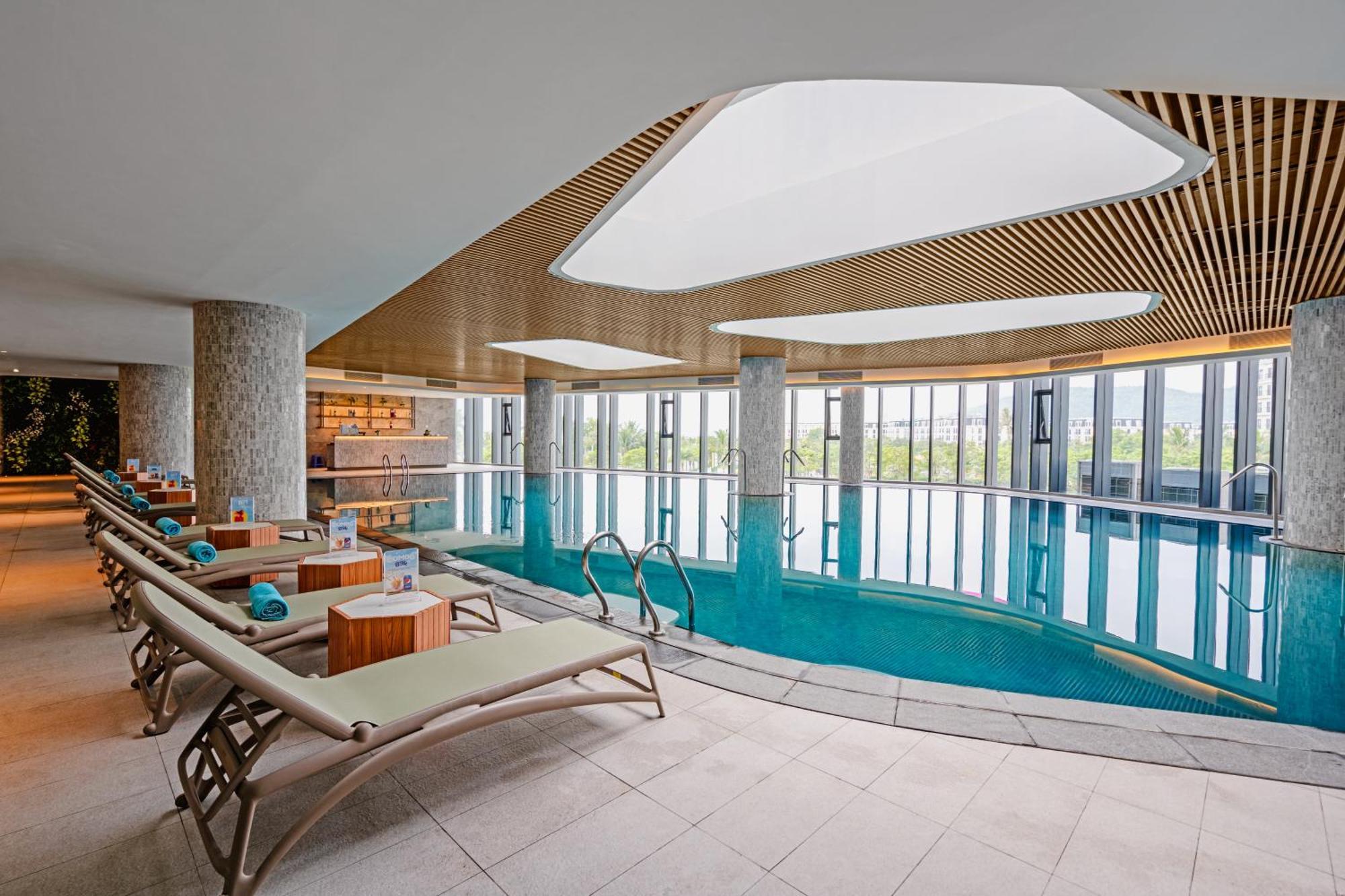 A La Carte Bay Managed By Taseco 5* Ha Long