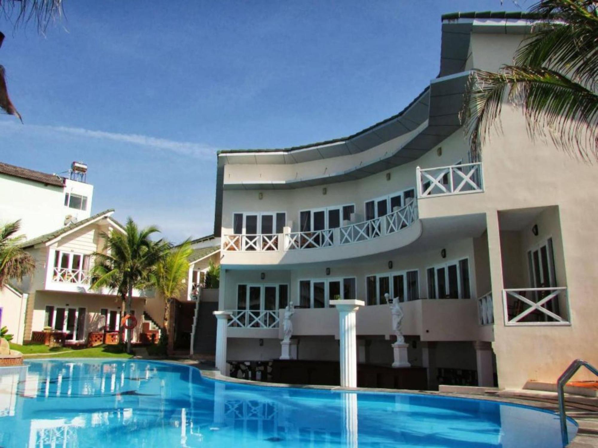 Paradise Resort 3*
