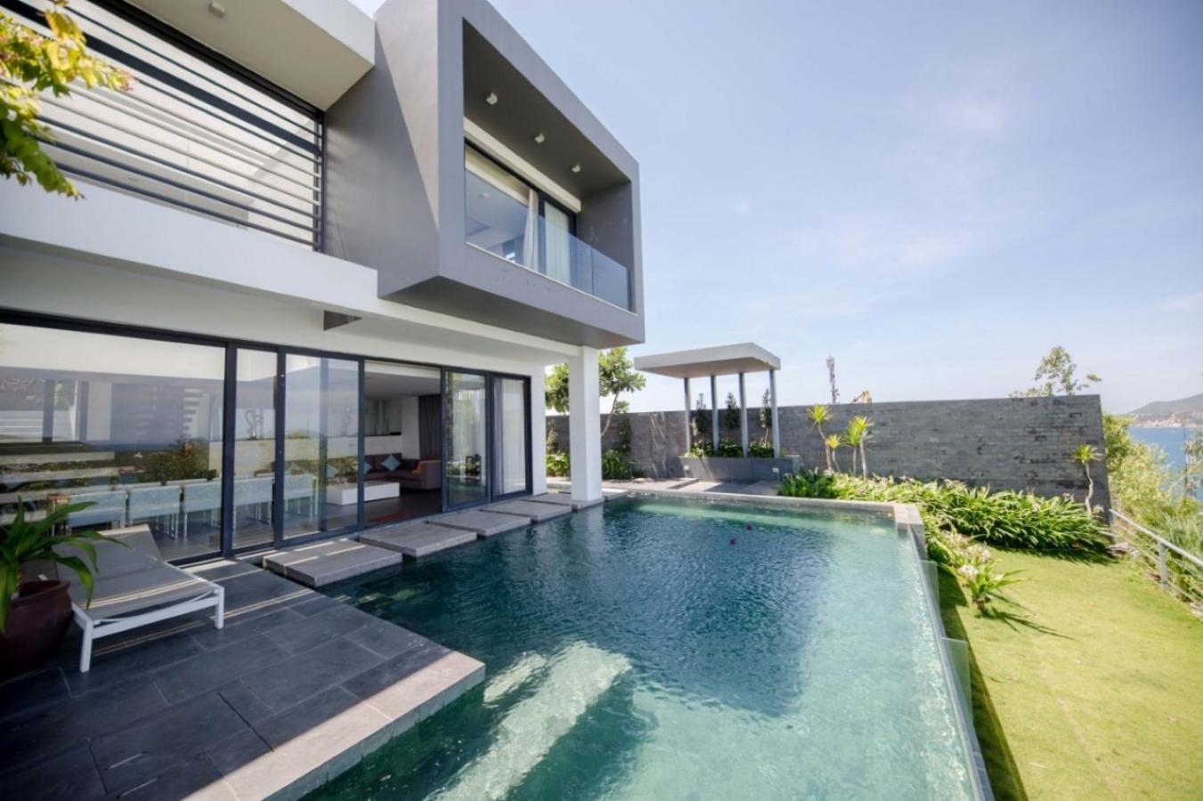 Biệt thự Oceanfront Luxury Anh Nguyen