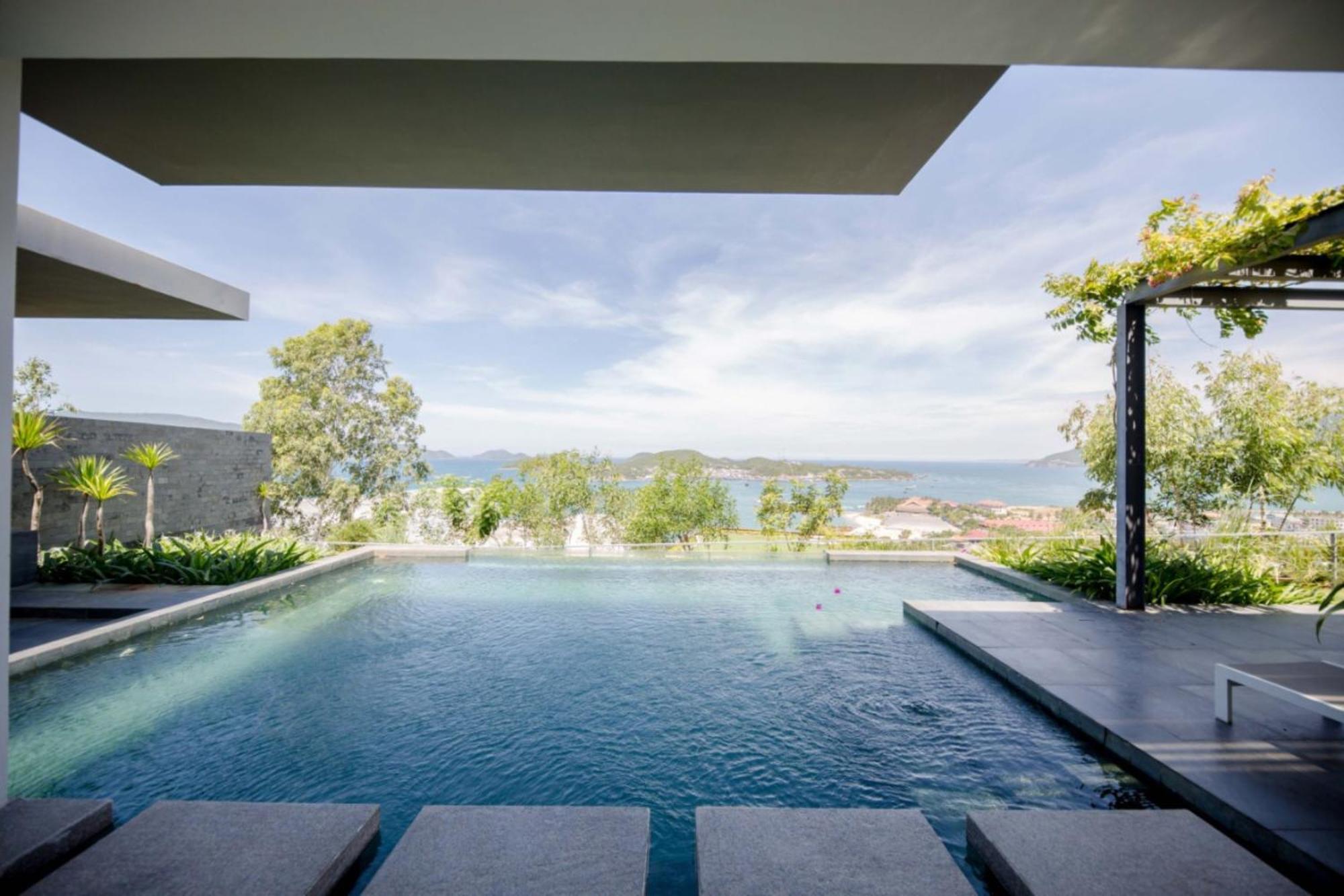 Ocean Front *