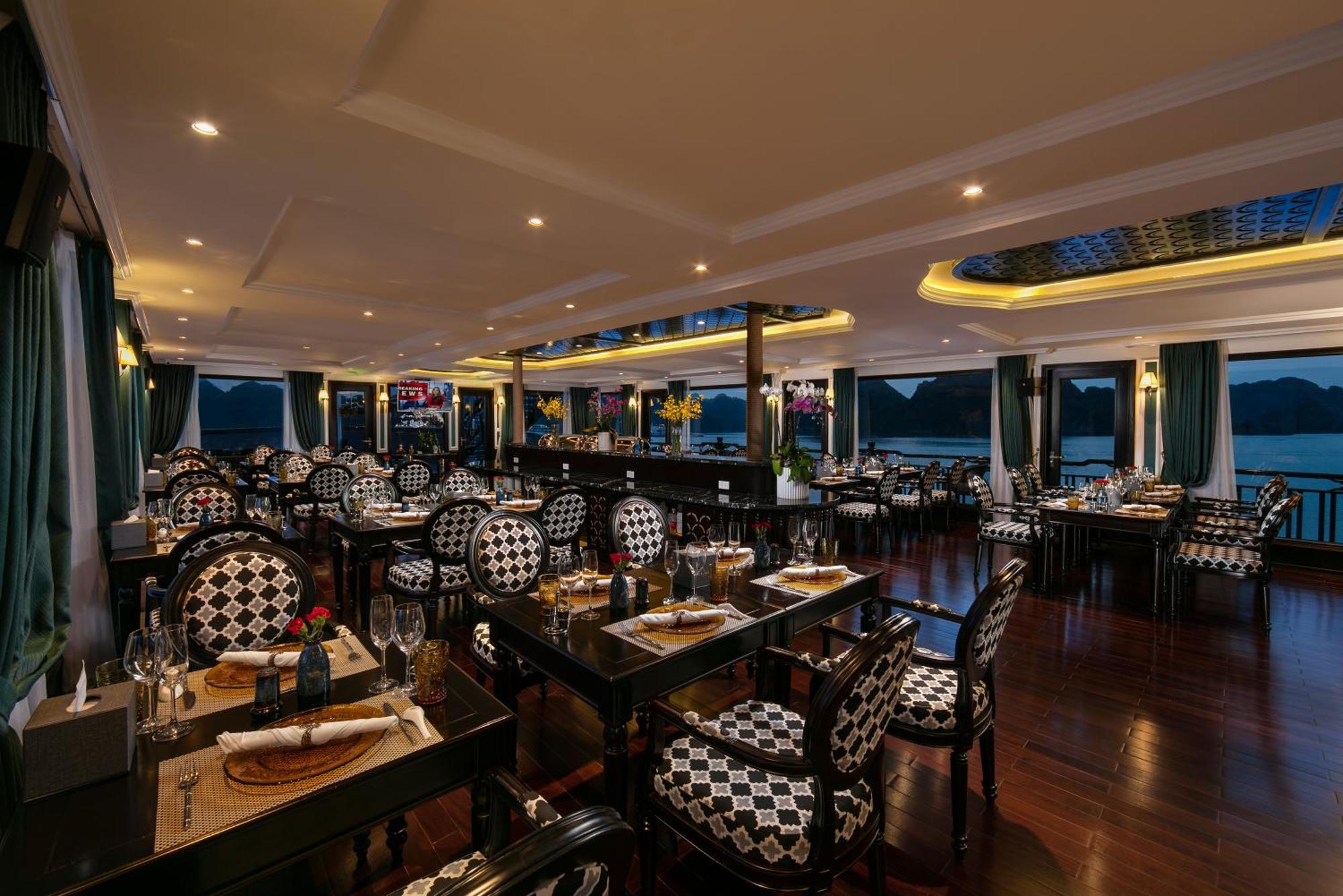 Genesis Luxury Regal Cruises  Ha Long