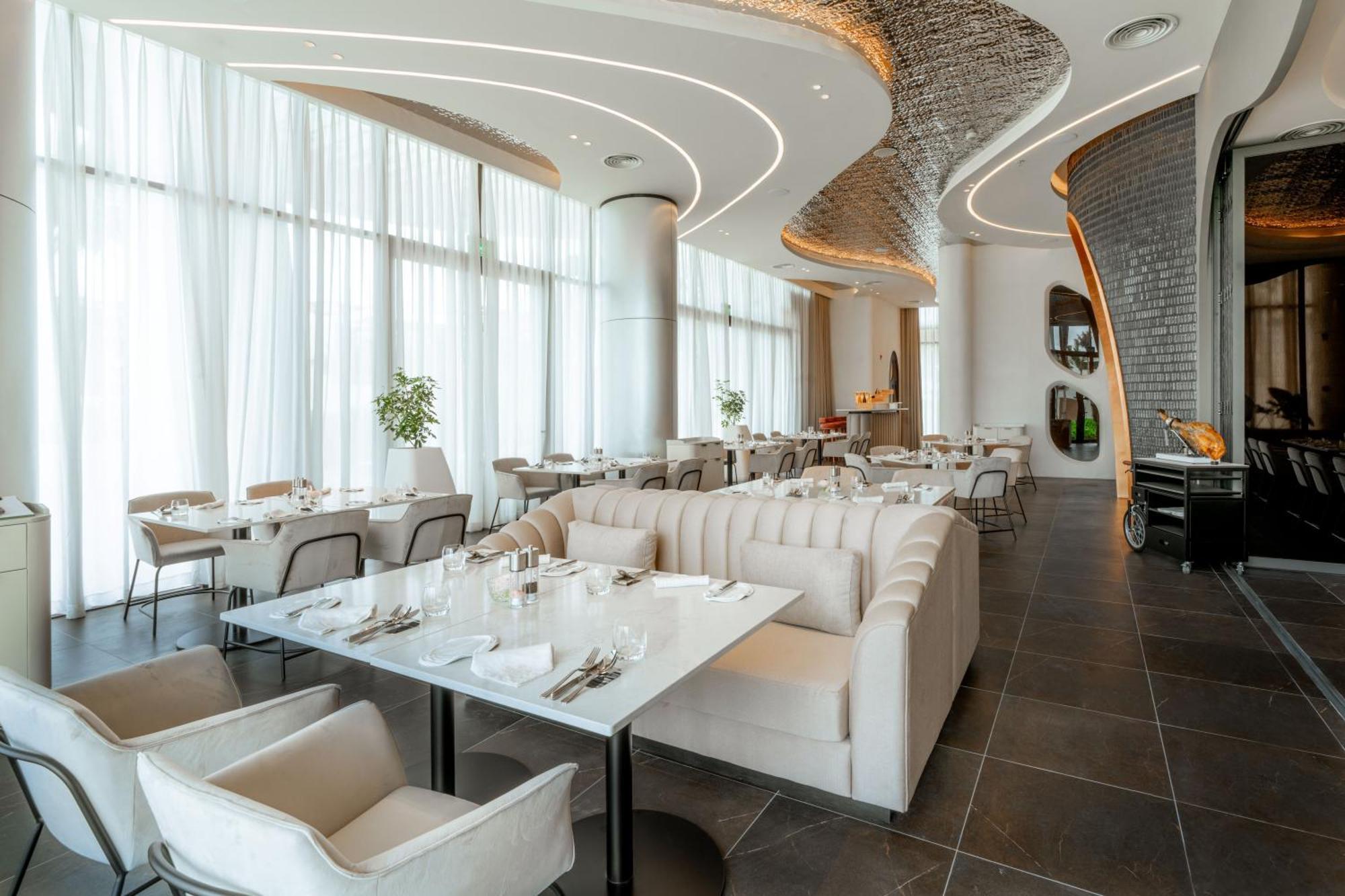 Le Corail, A Gran Melia 5* Nha Trang