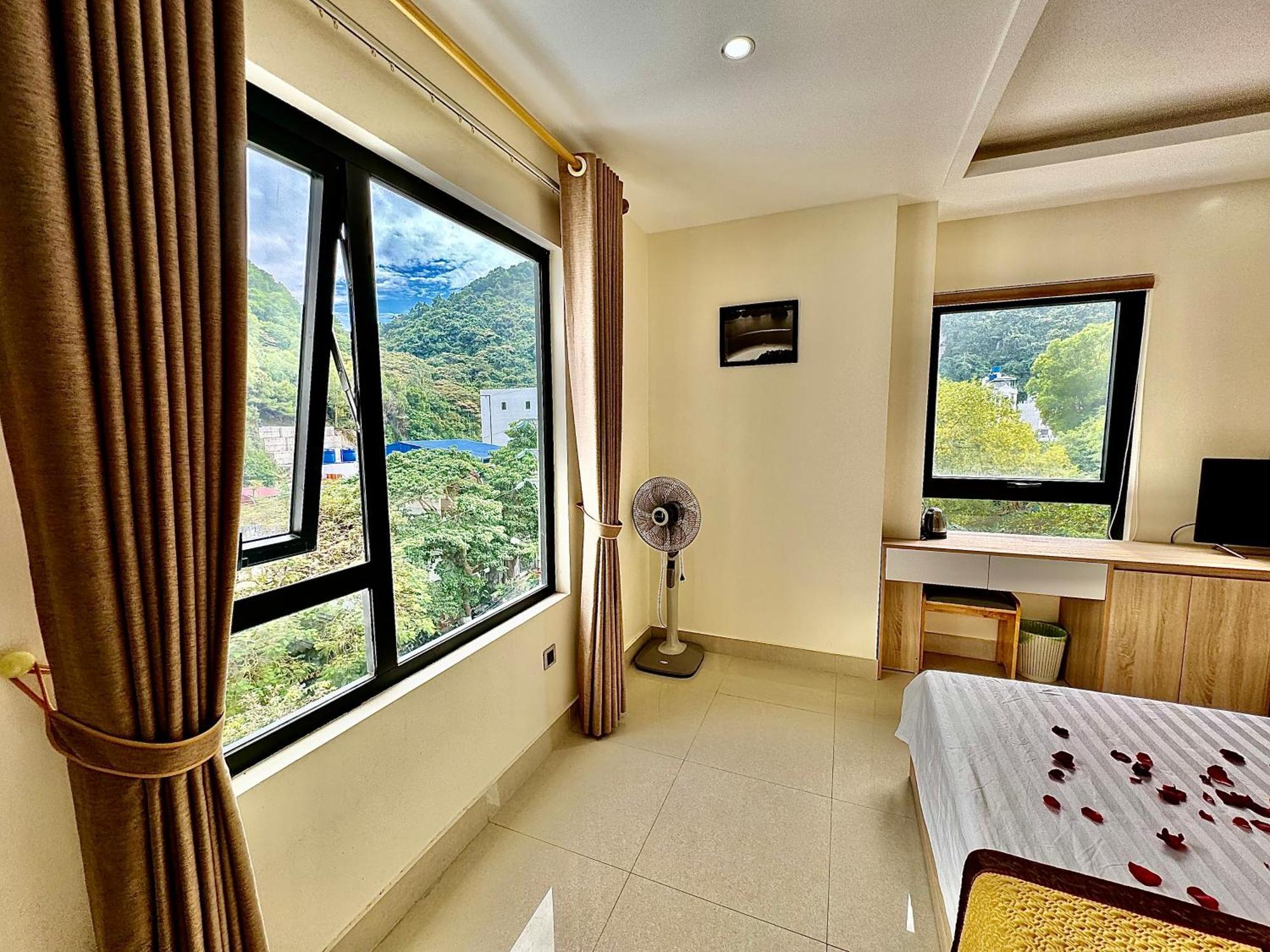 Hotel Sunflower Catba Dong Khe Sau