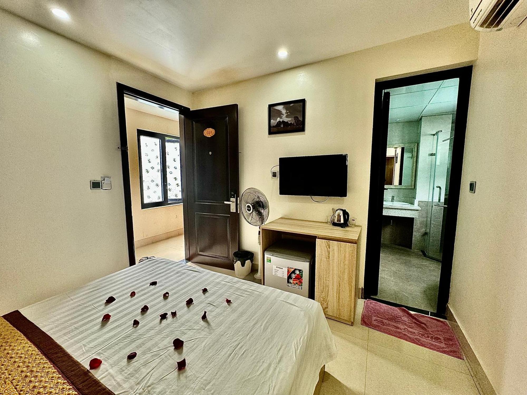 Sunflower Catba Hotel *
