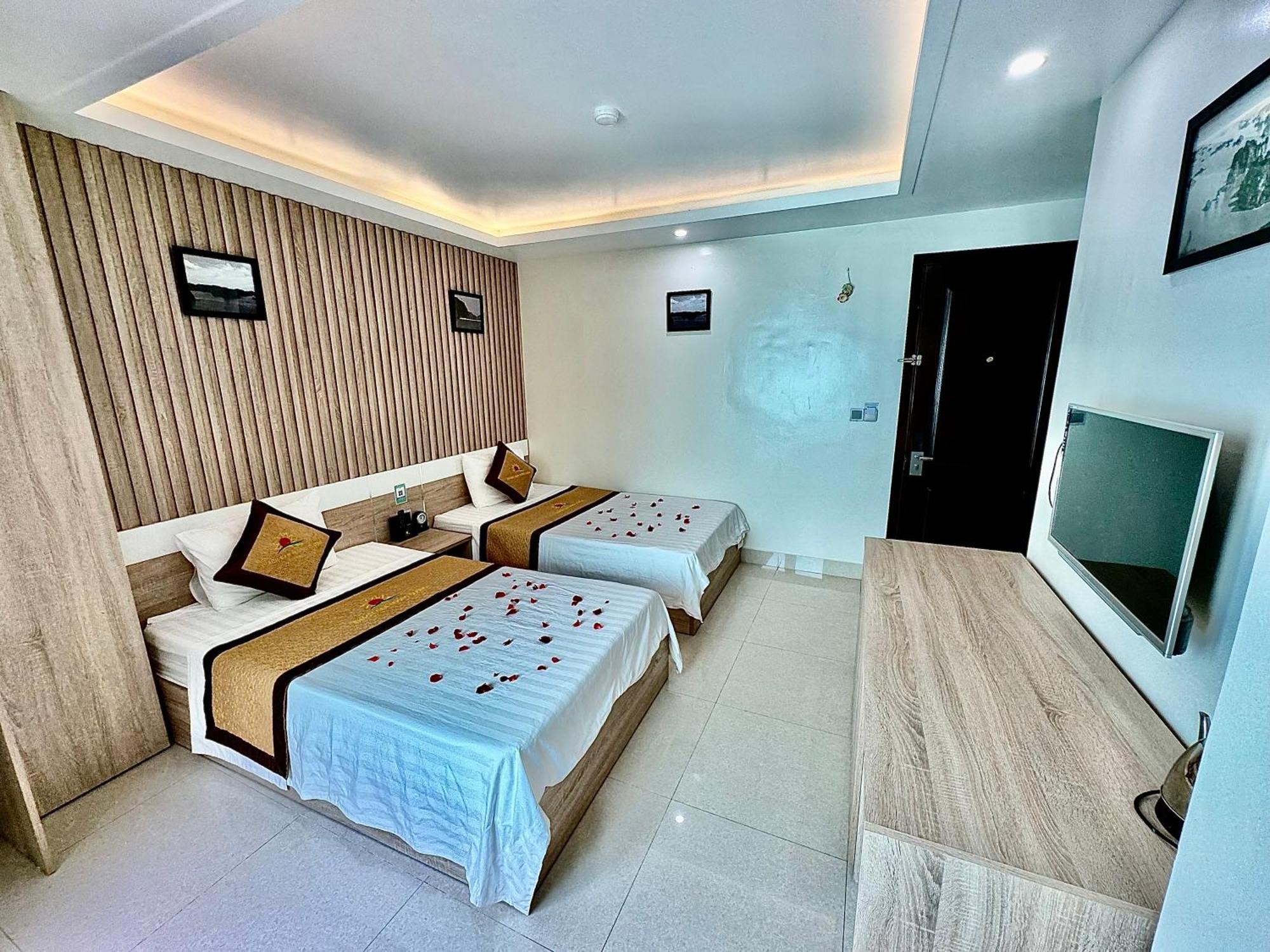 Sunflower Catba Hotel *