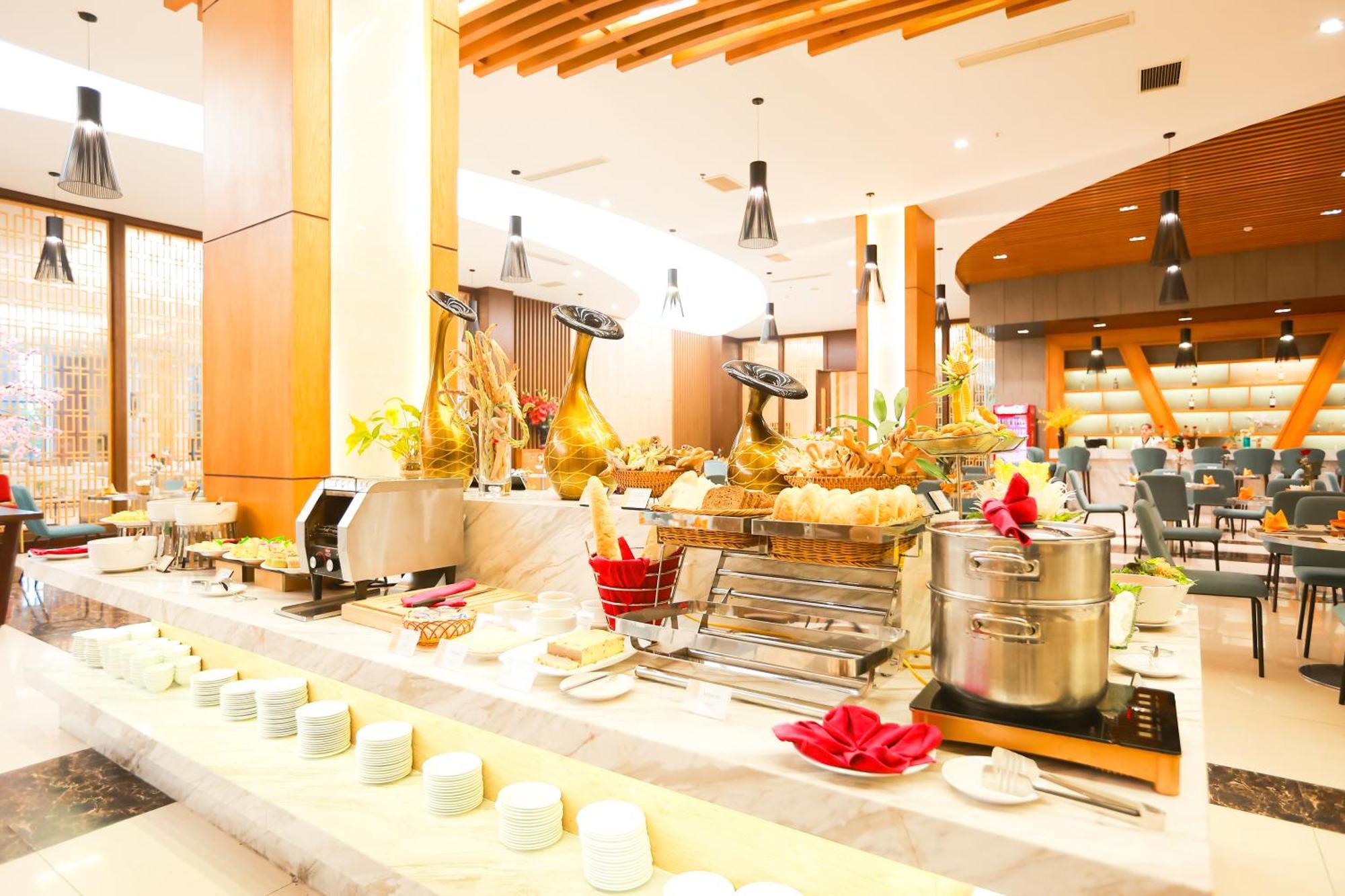 Khách sạn Muong Thanh Luxury Nhat Le 5*