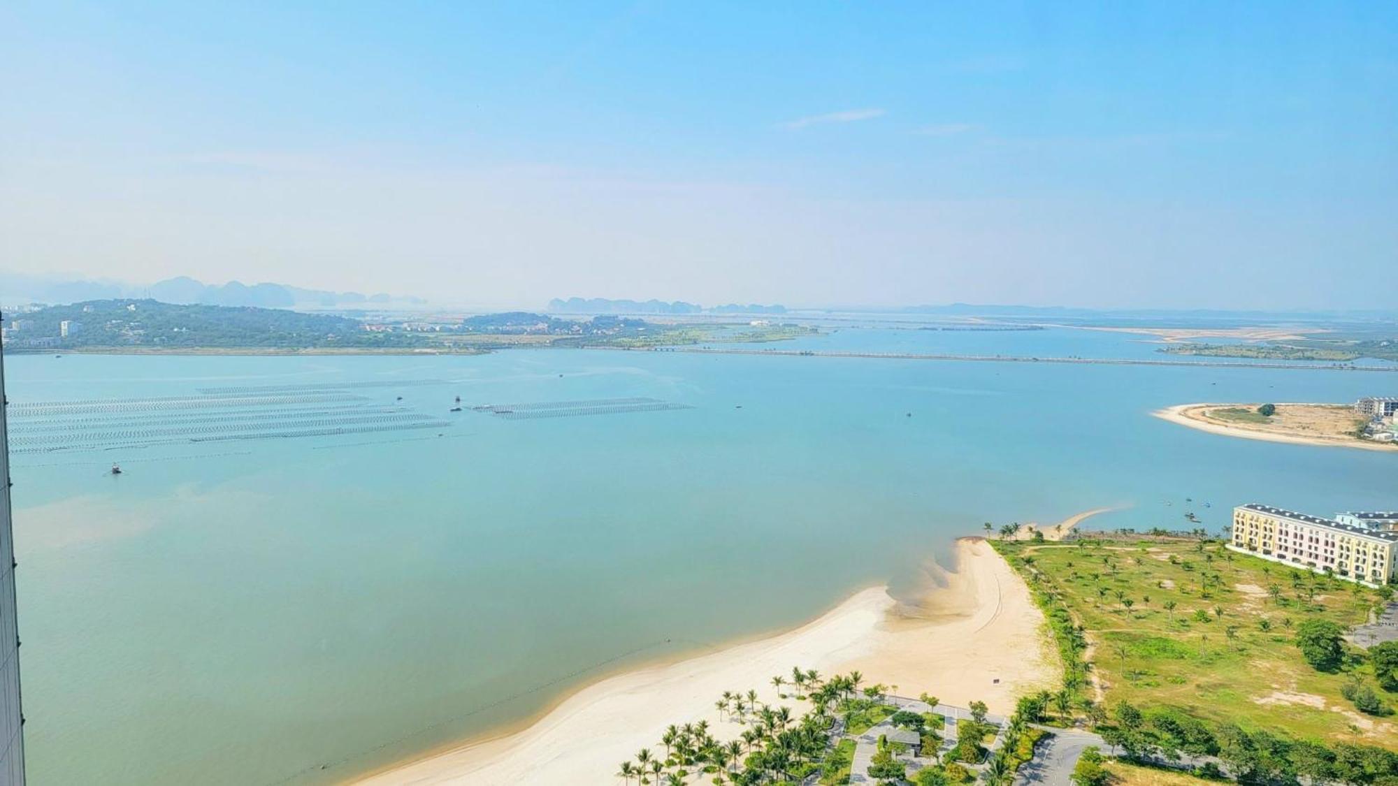 Luxury Waterfront A La Carte *