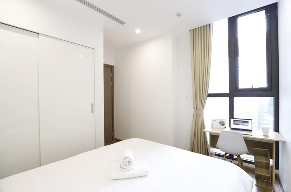Q's Vinhomes Skylake * Hanoi
