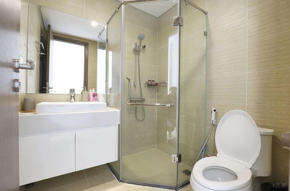 Q's Vinhomes Skylake Apartment *