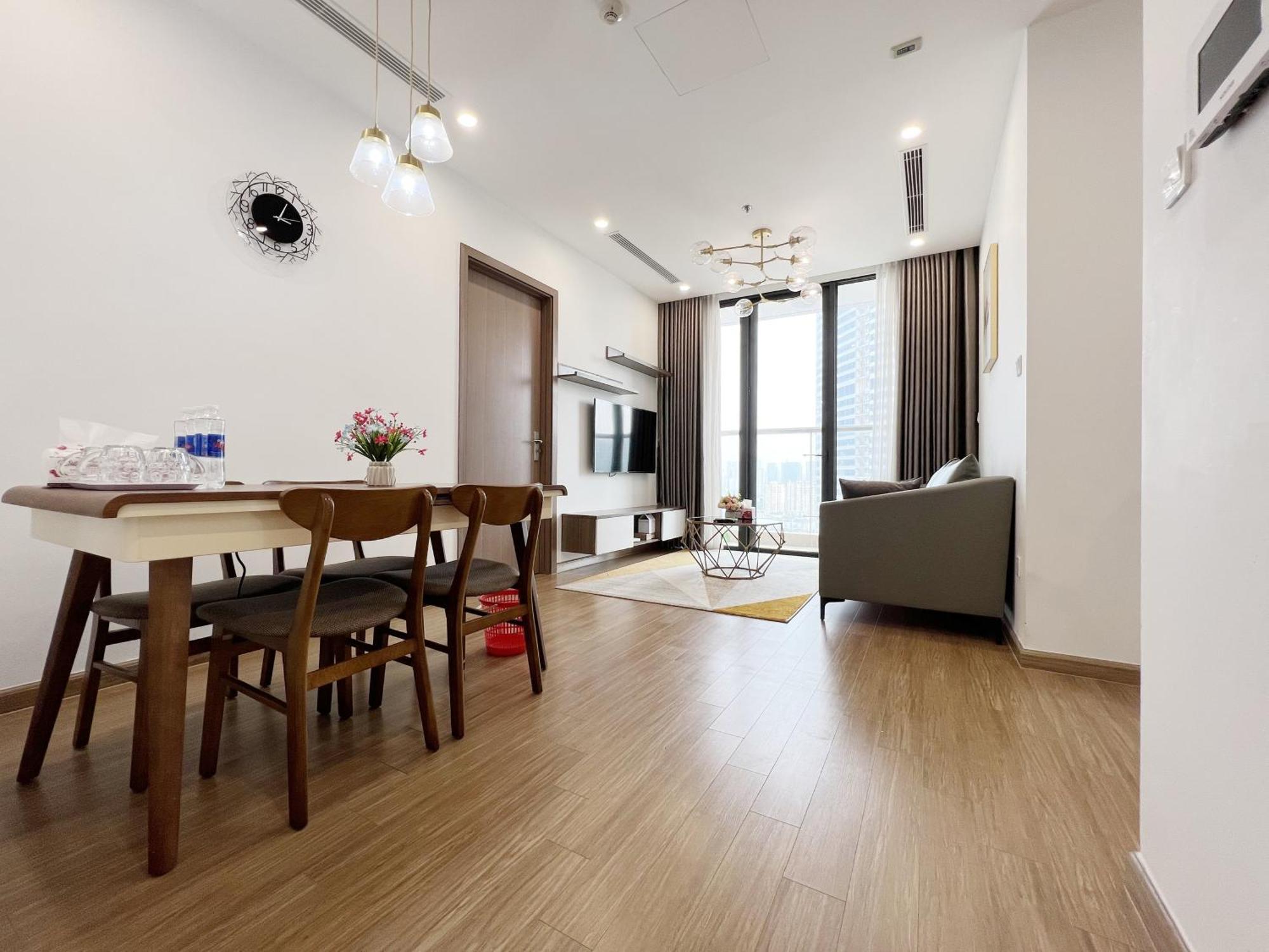Apartment Q's Vinhomes Skylake Hanoi