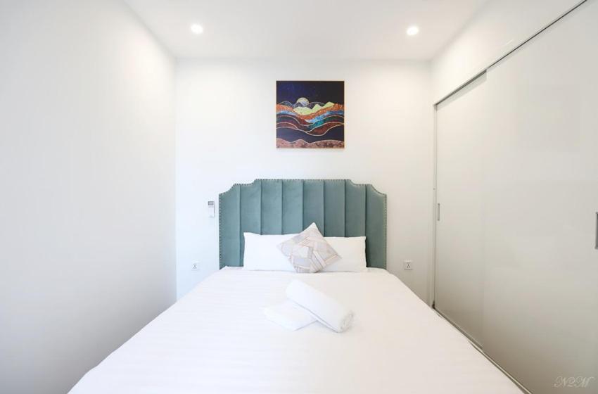 Apartment Q's Vinhomes Skylake *