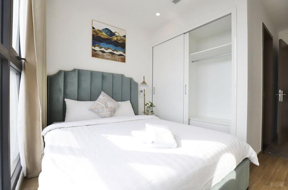 Q's Vinhomes Skylake Apartment