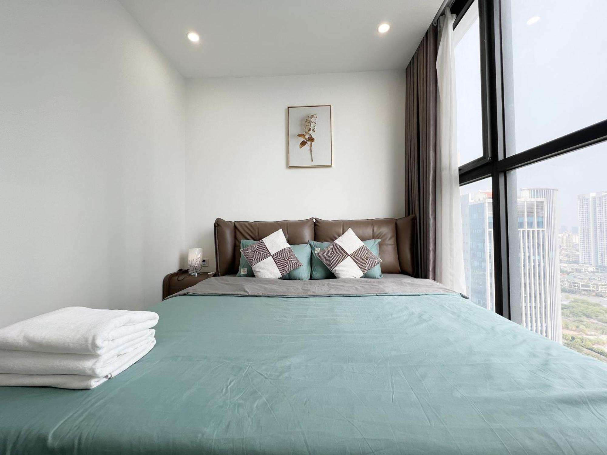 Q's Vinhomes Skylake *