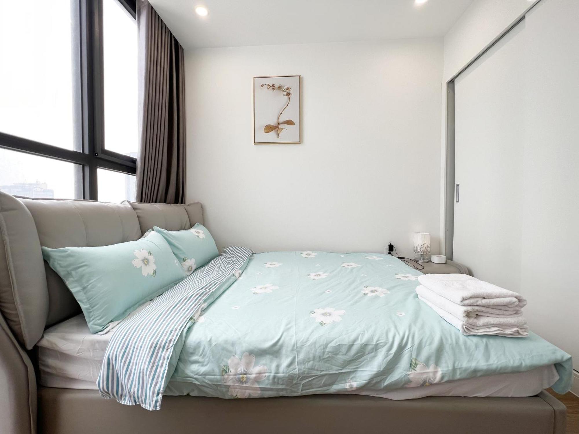 Q's Vinhomes Skylake Apartment Hanoi