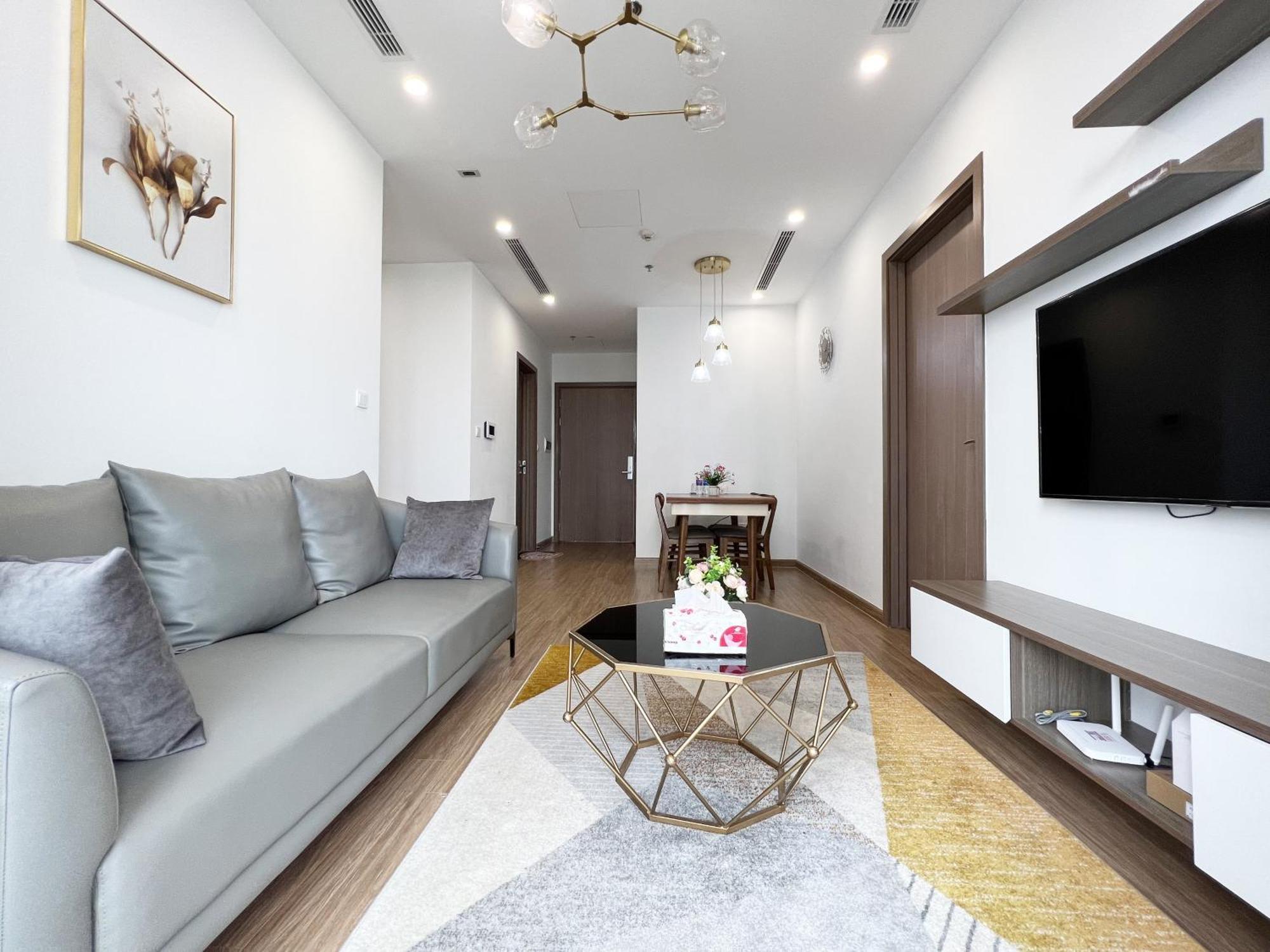 Q's Vinhomes Skylake Apartment