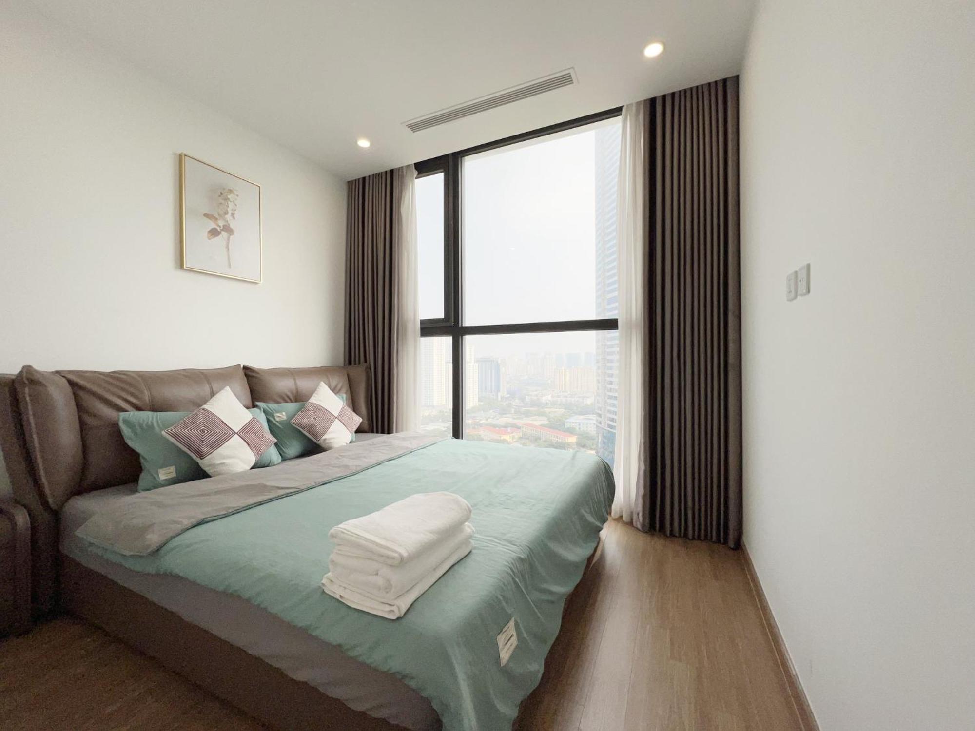 Q's Vinhomes Skylake Apartment *