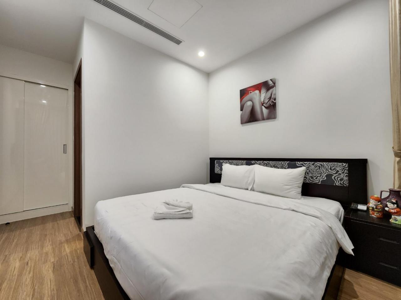 Q's Vinhomes Skylake Apartment Hanoi