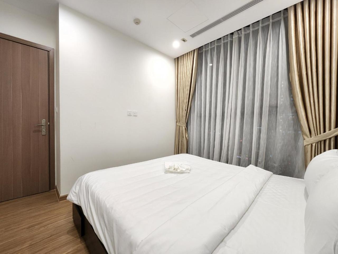 Q's Vinhomes Skylake Apartment Hanoi
