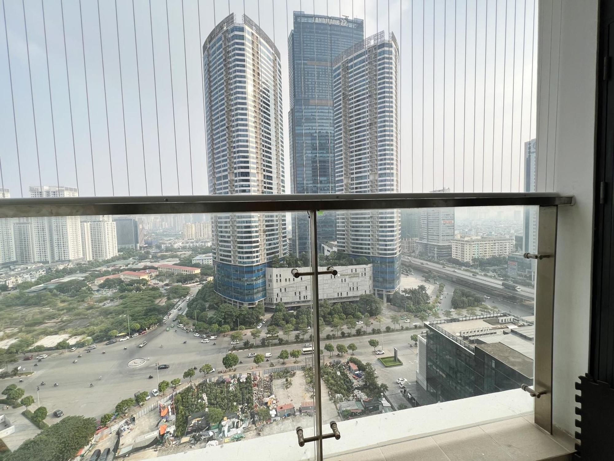 Q's Vinhomes Skylake Hanoi