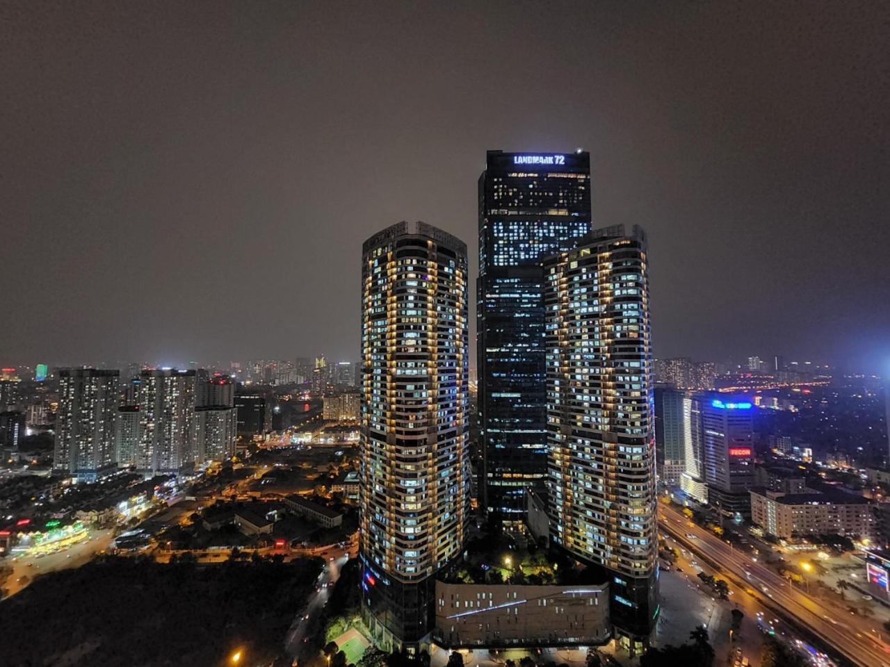 Apartment Q's Vinhomes Skylake *