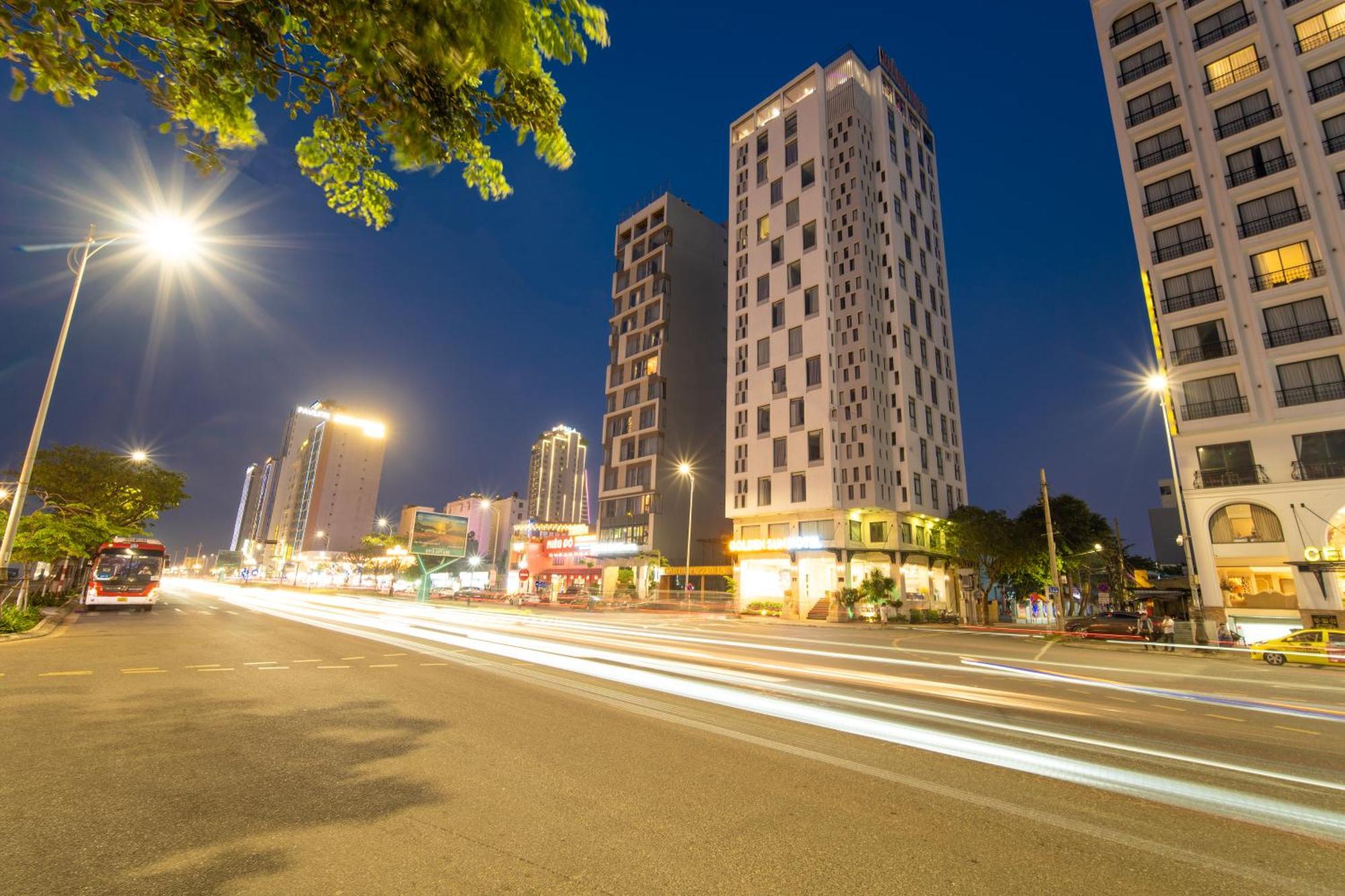 Golden Sun Hotel