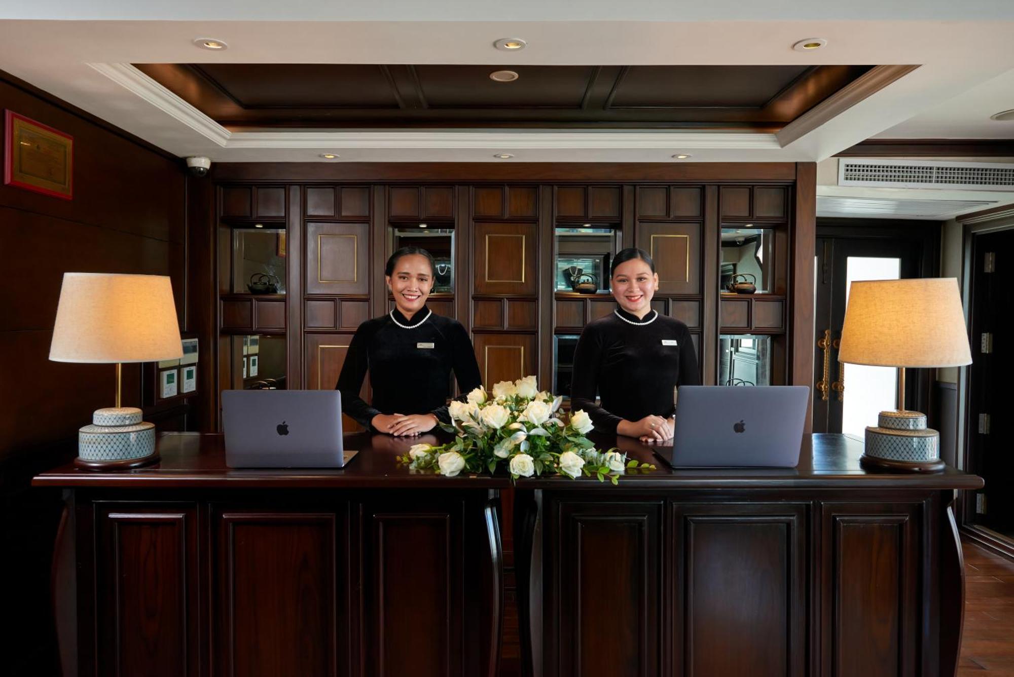 Paradise Elegance Cruise Halong 