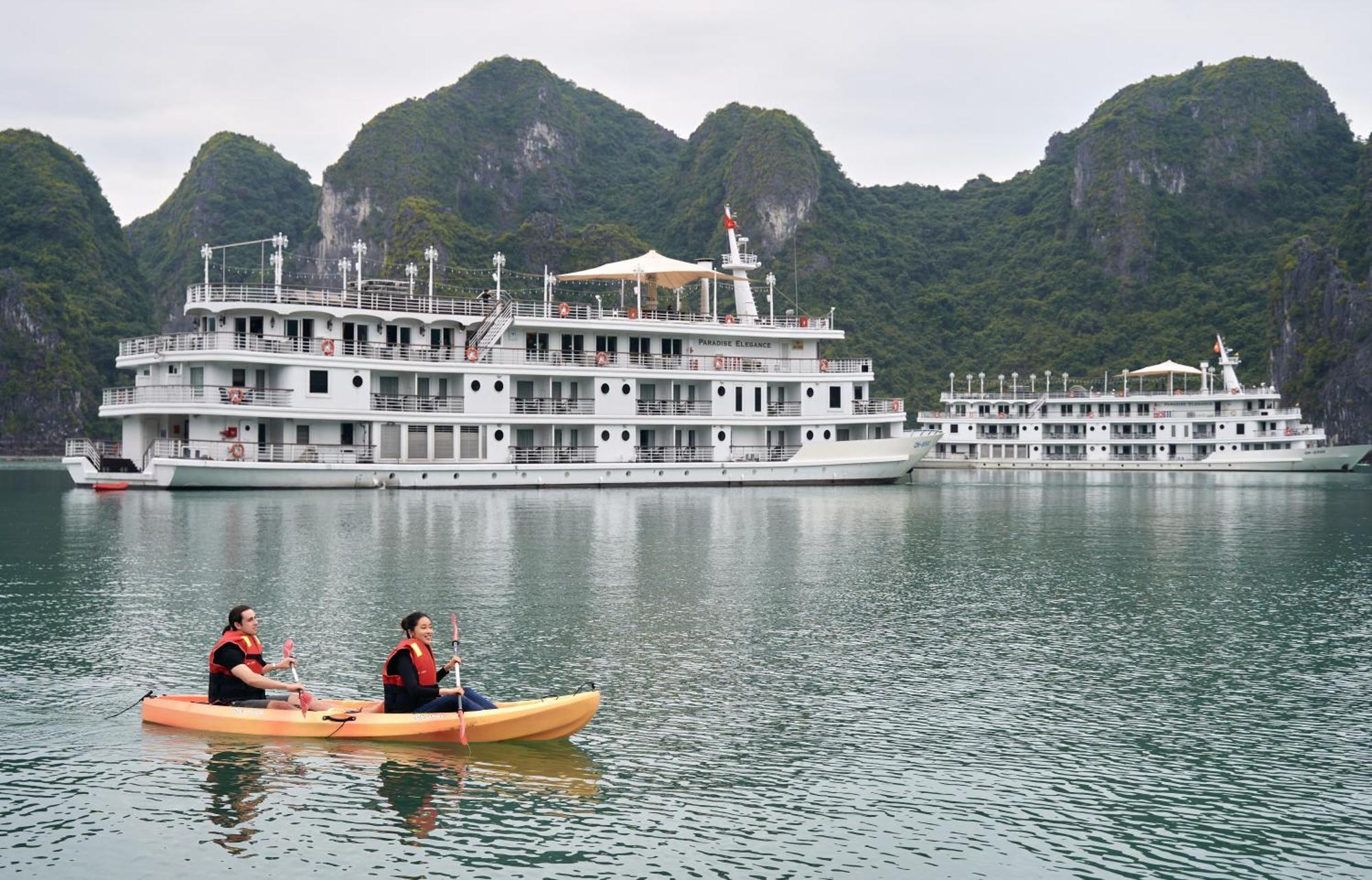 Paradise Elegance Cruise Halong  5*