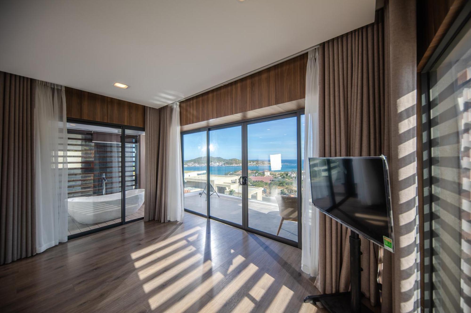 Oceanfront Luxury Anh Nguyen * Nha Trang
