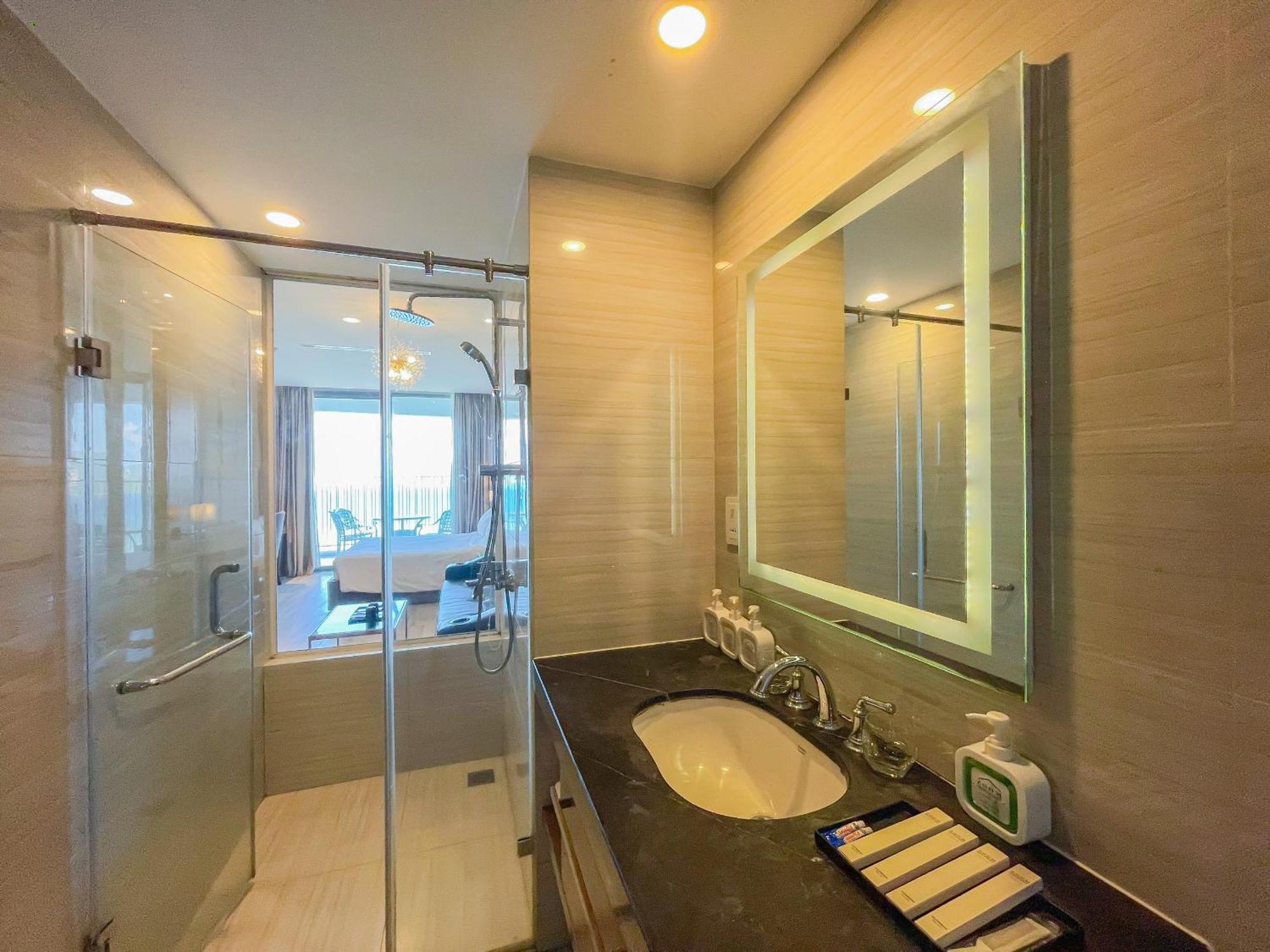Apartment Luxury Seaview Panorama By Luna Nha Trang
