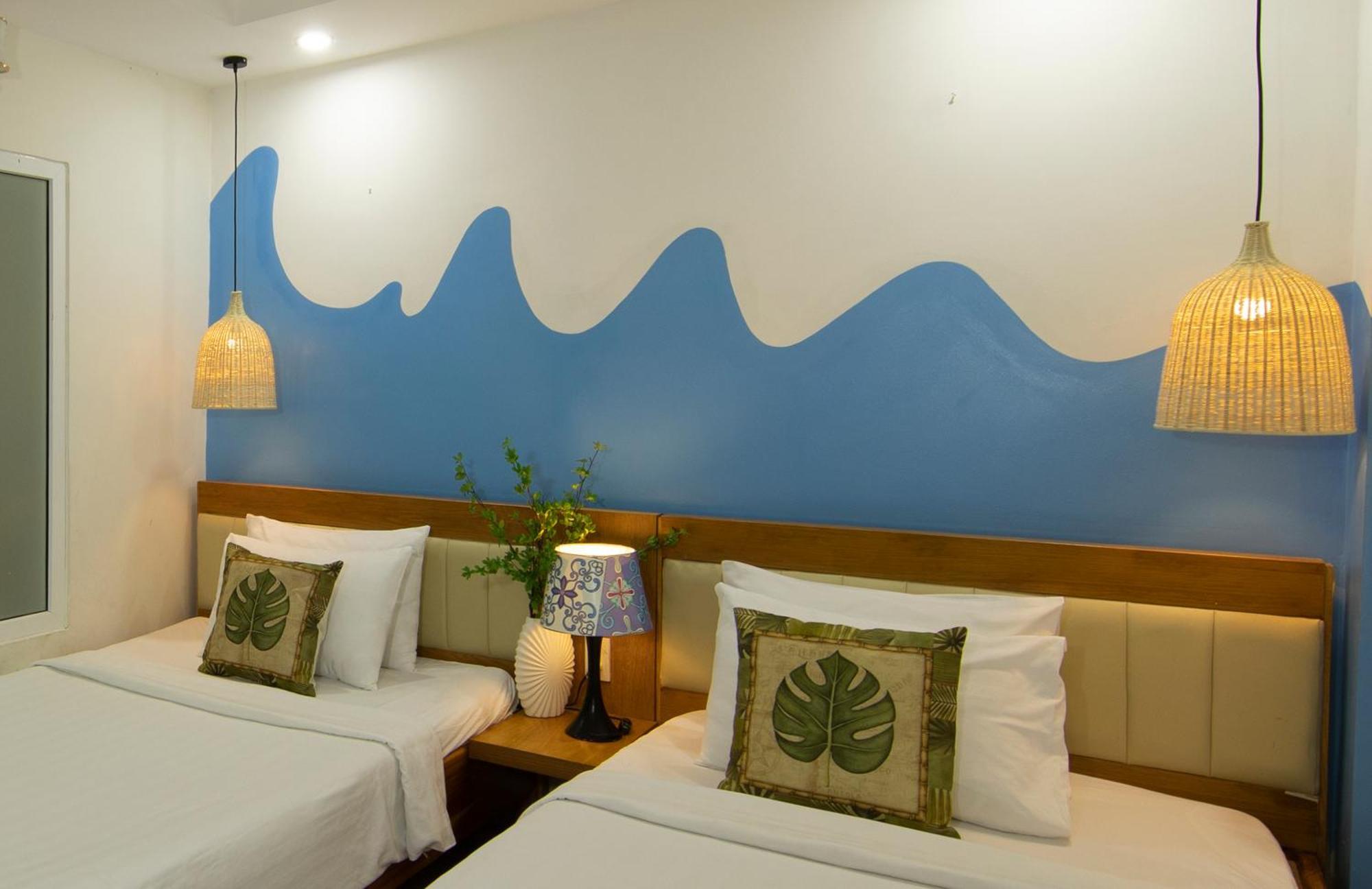 Summer - Back Hotel