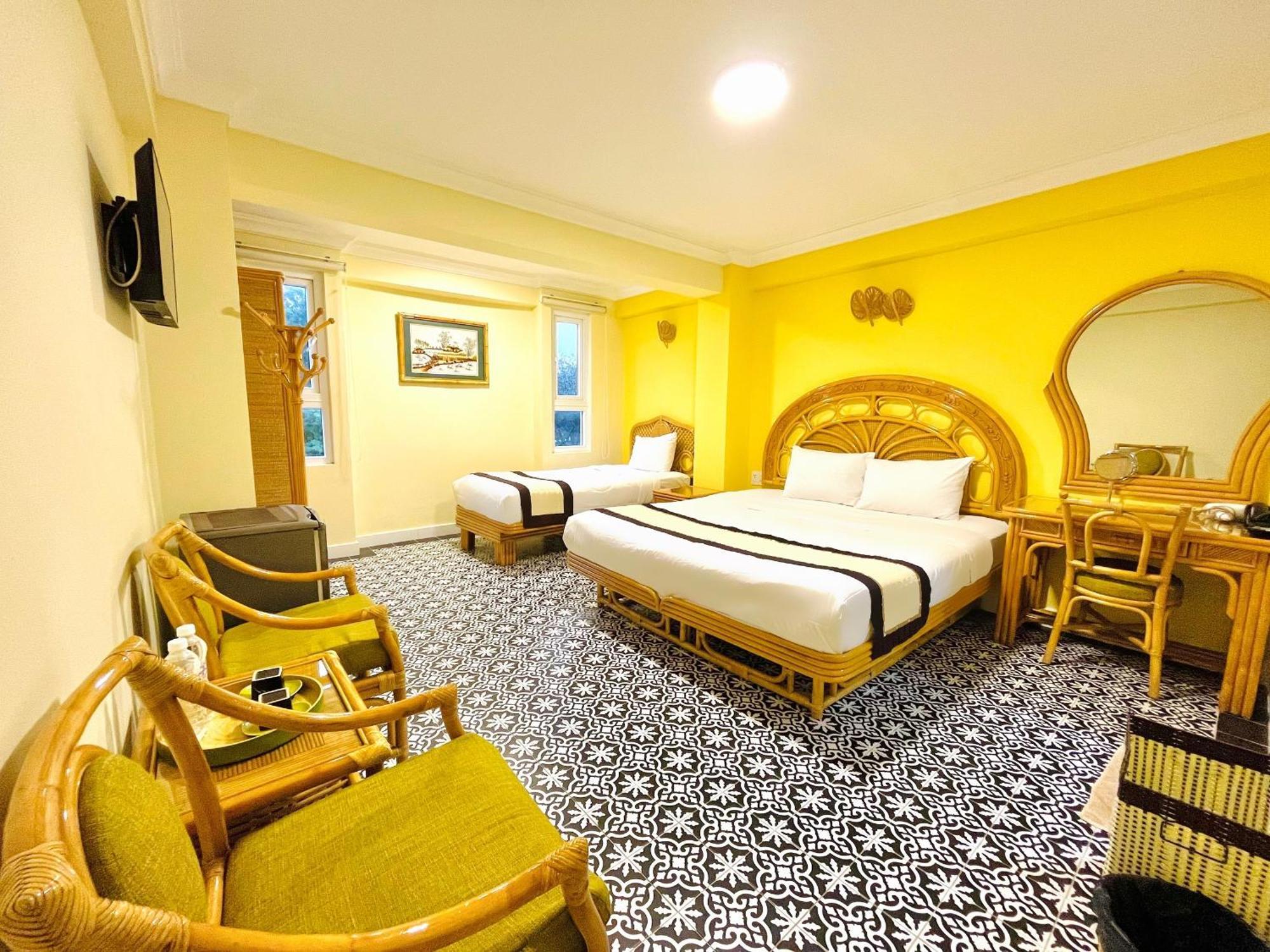 Spring House Khách sạn 3*