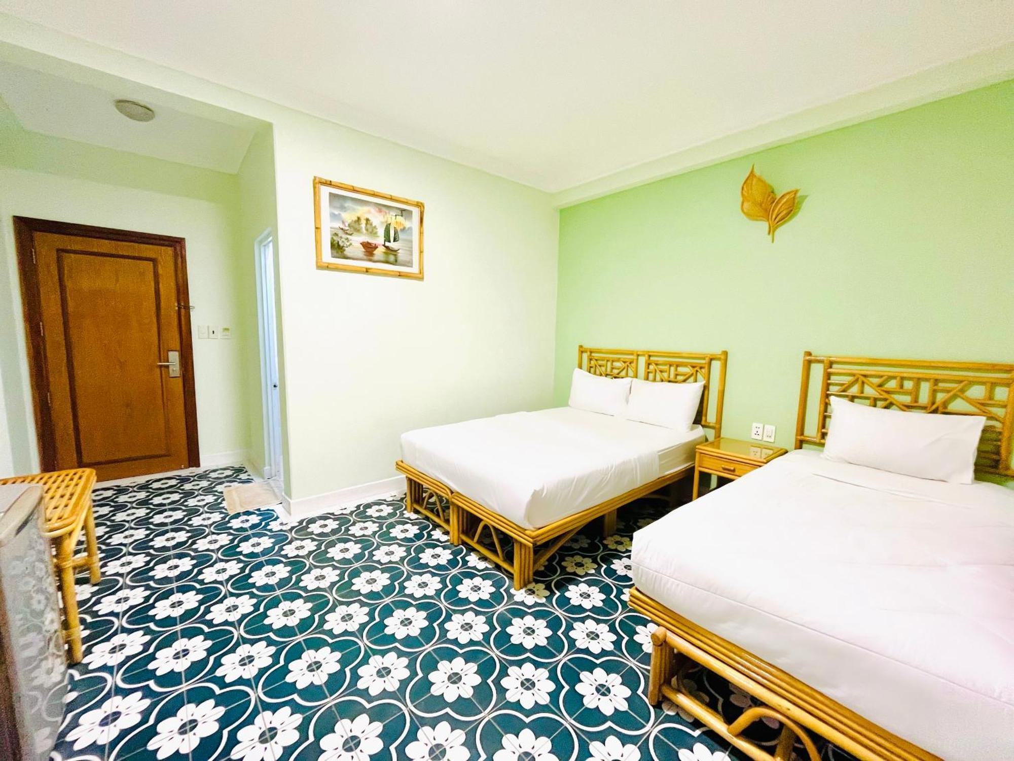Khách sạn Spring House 3*