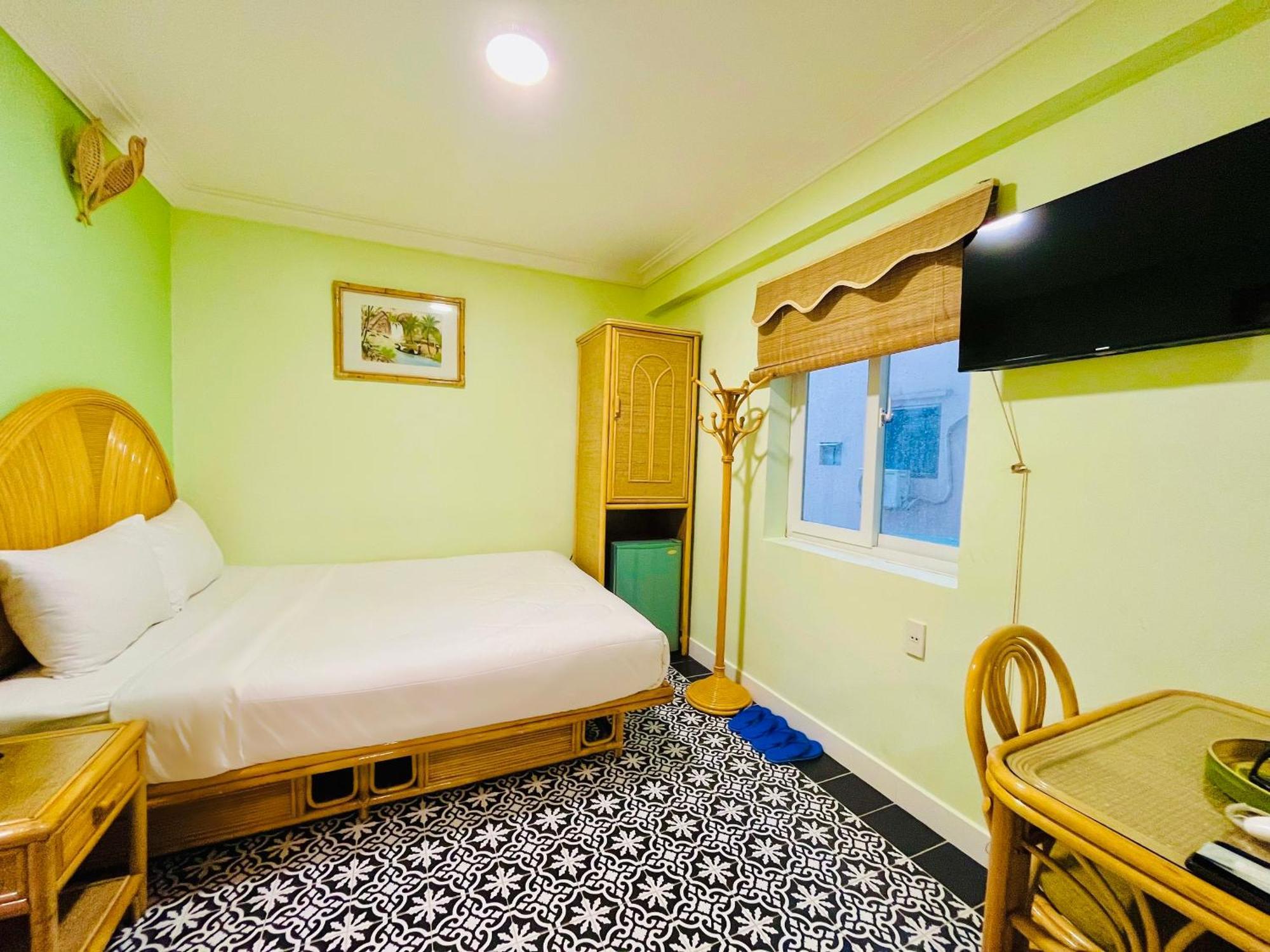 Spring House Khách sạn 3*