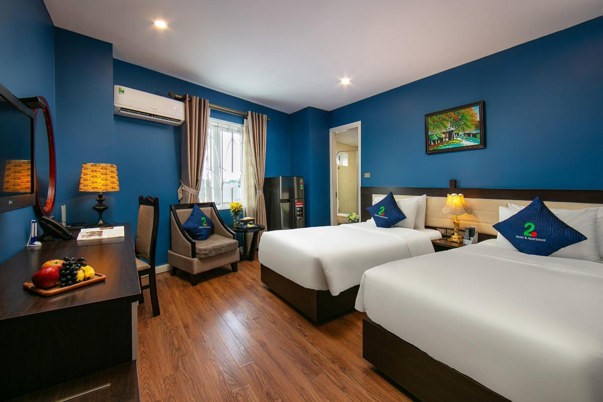 Hotel 20 &