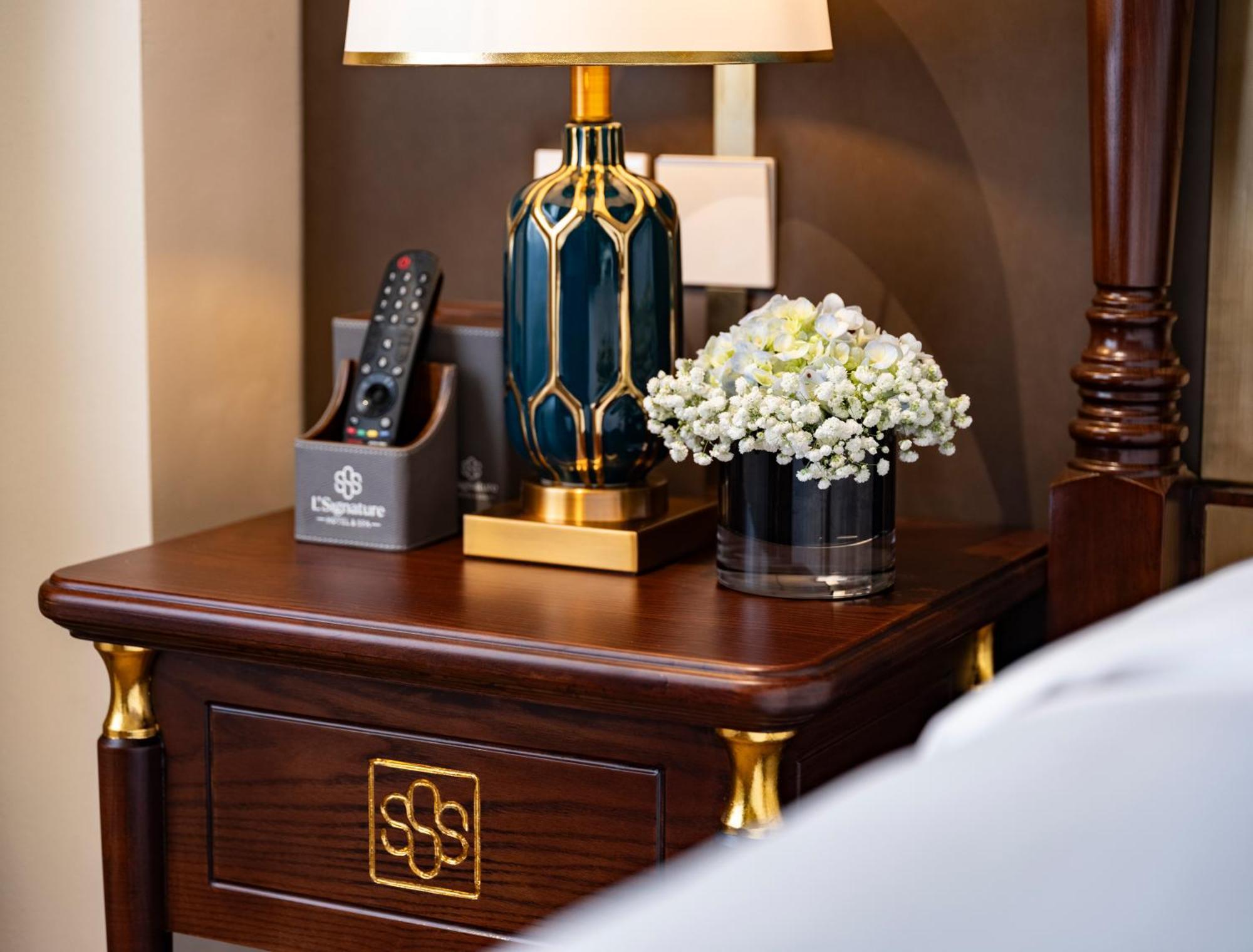 L'signature & Hotel