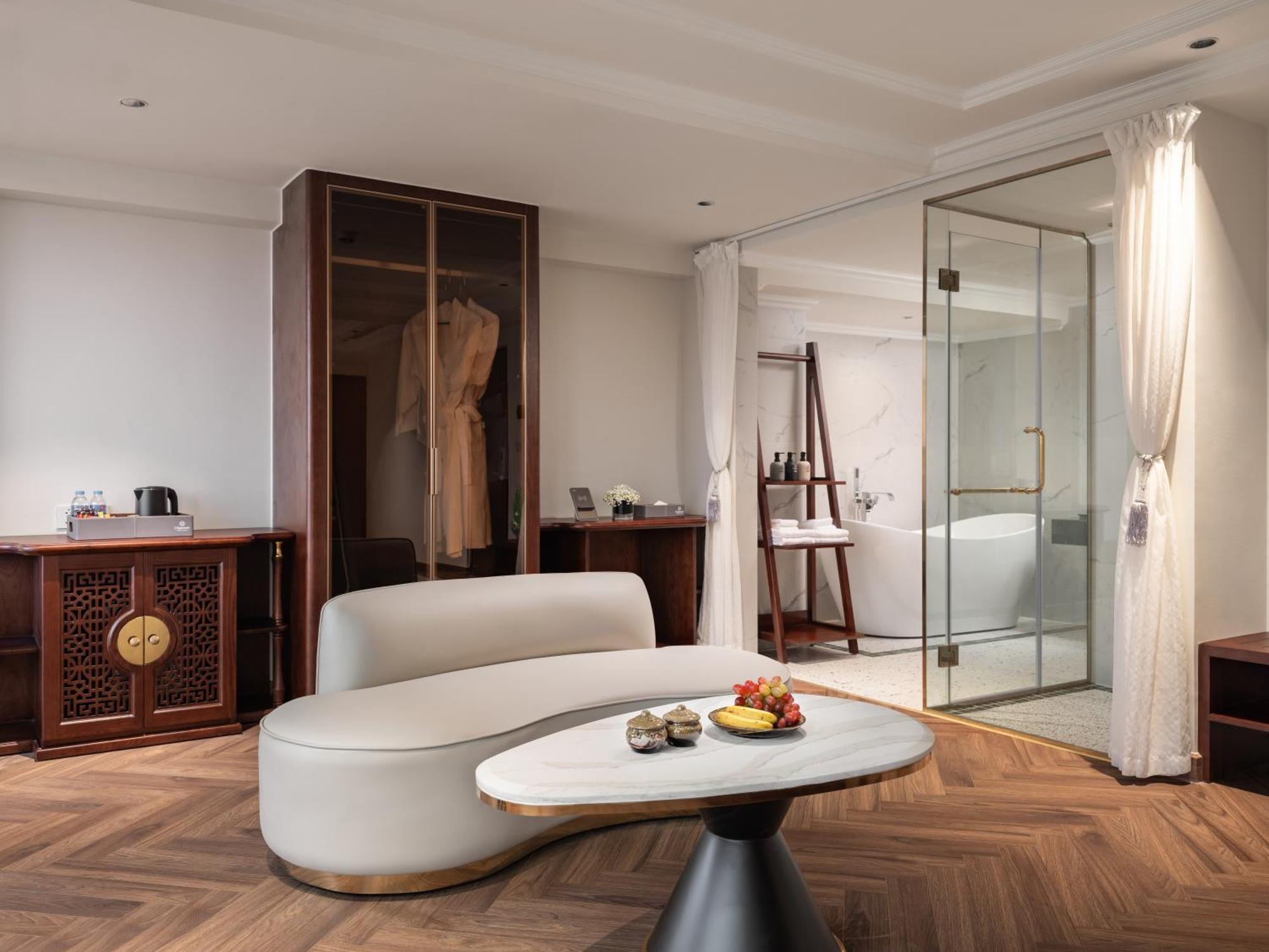 Hotel L'signature & Hanoi