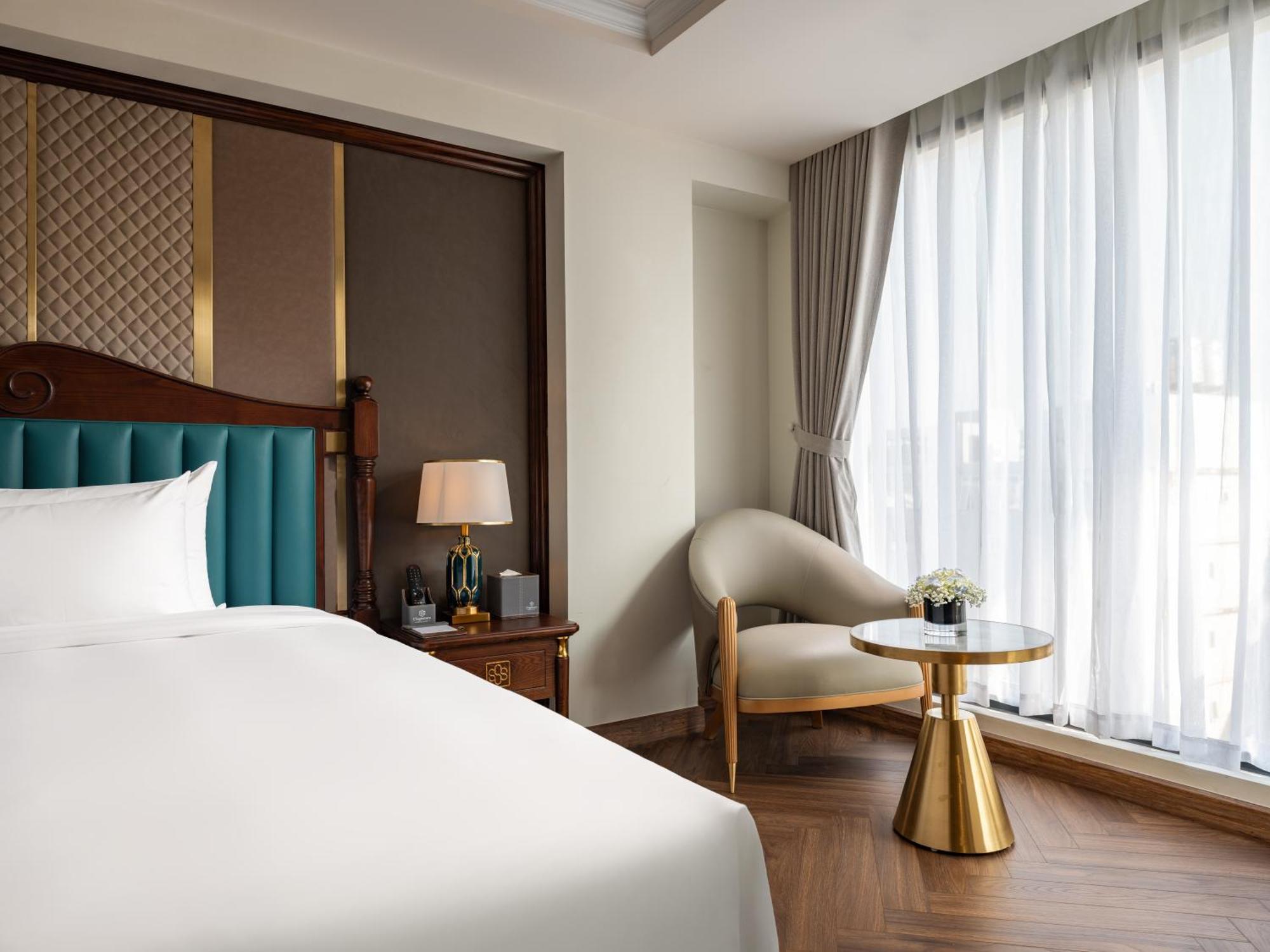 L'signature & Hotel 4*
