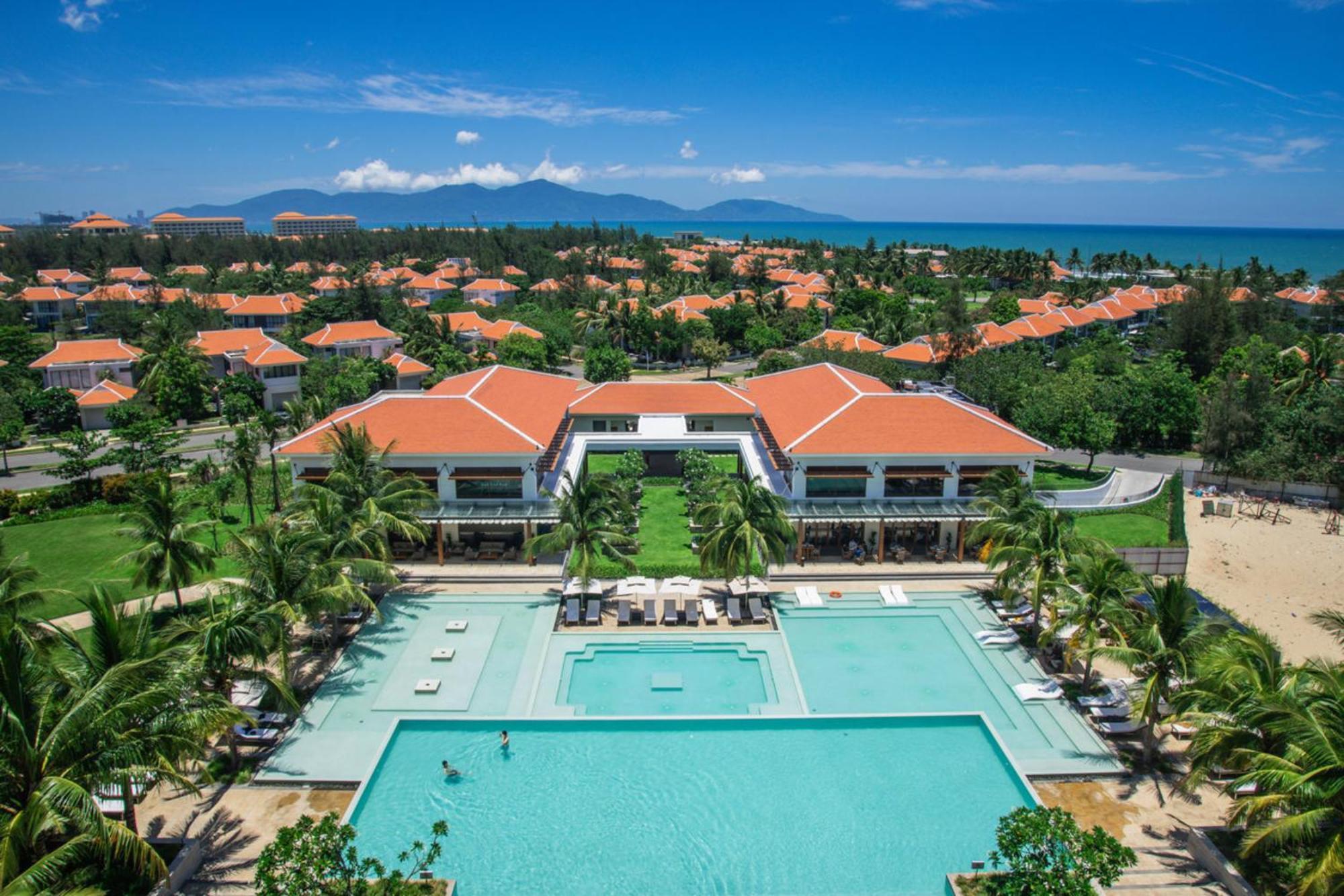 Ocean Pool Retreat In *