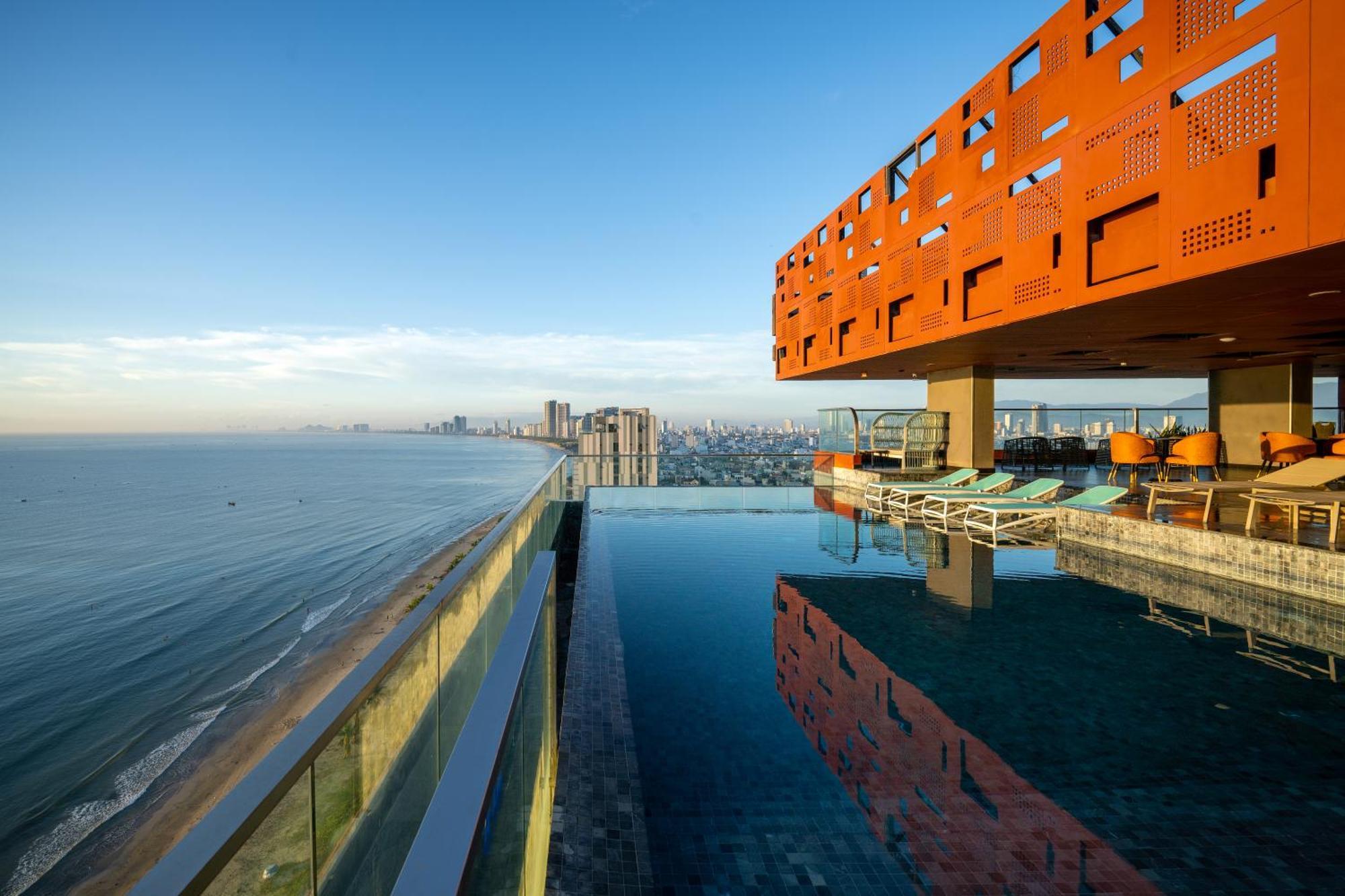 Hotel The Code & 4*