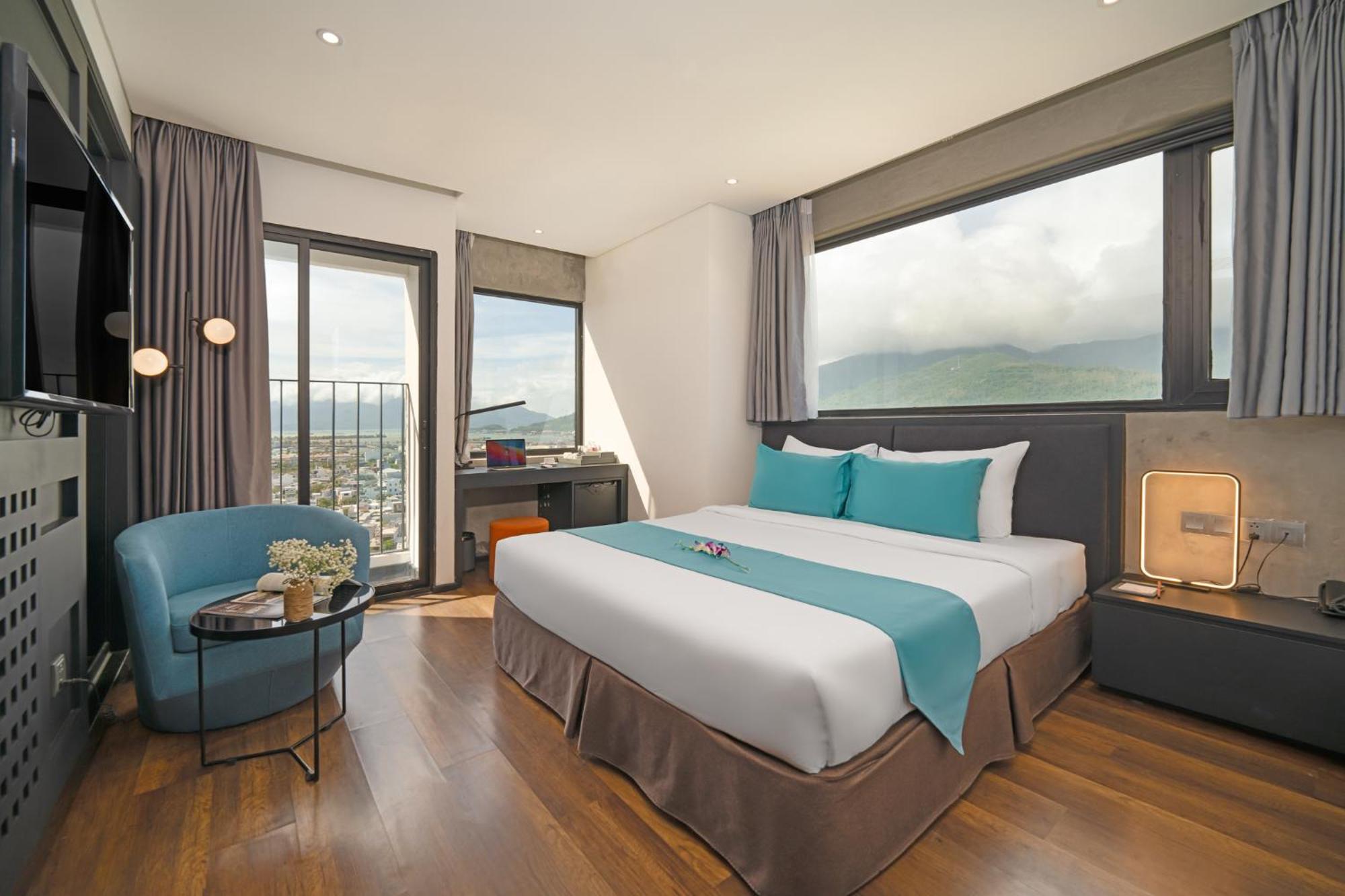 Hotel The Code & 4*